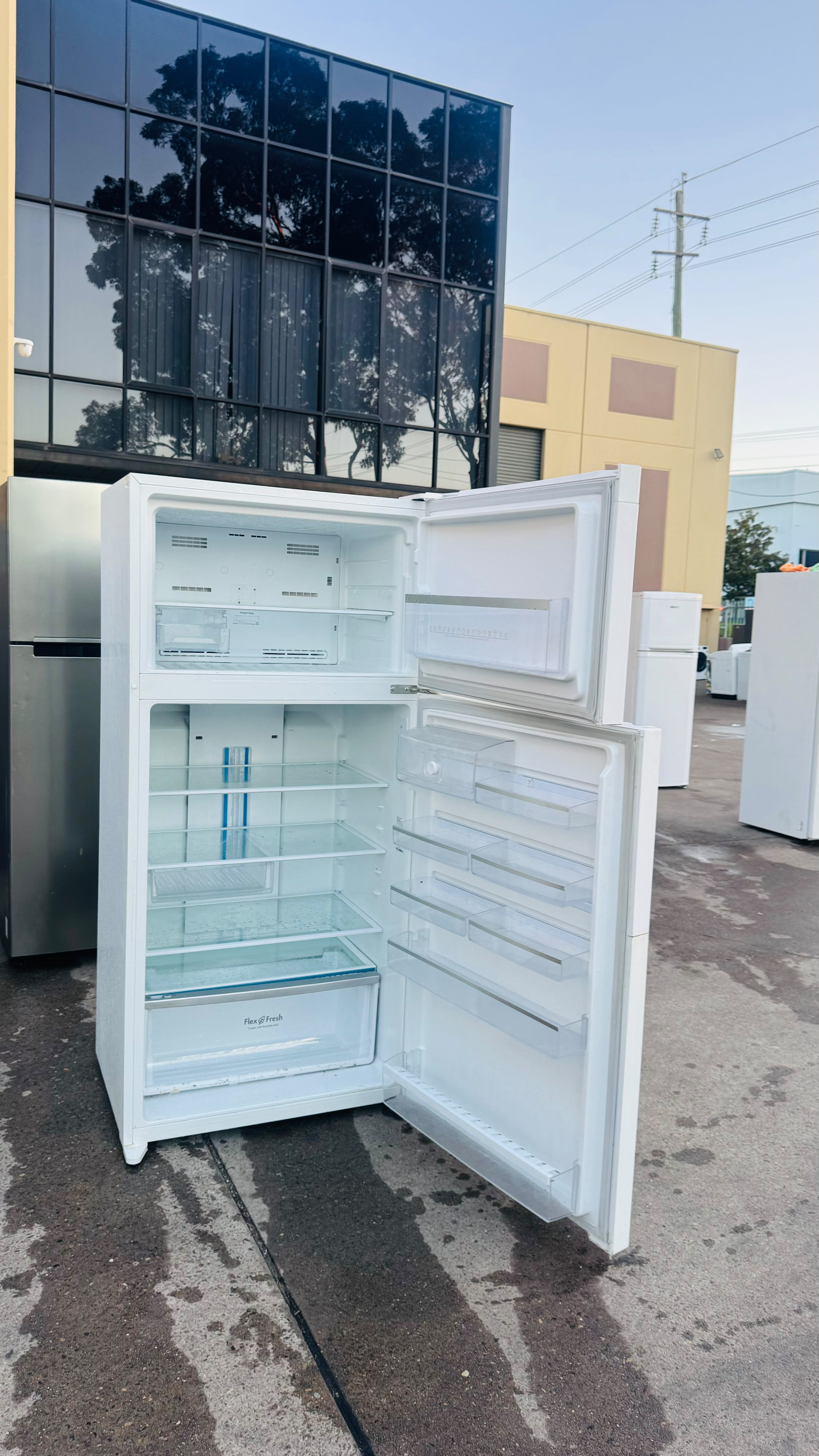 WESTINGHOUSE 538 LITRES FRIDGE FREEZER