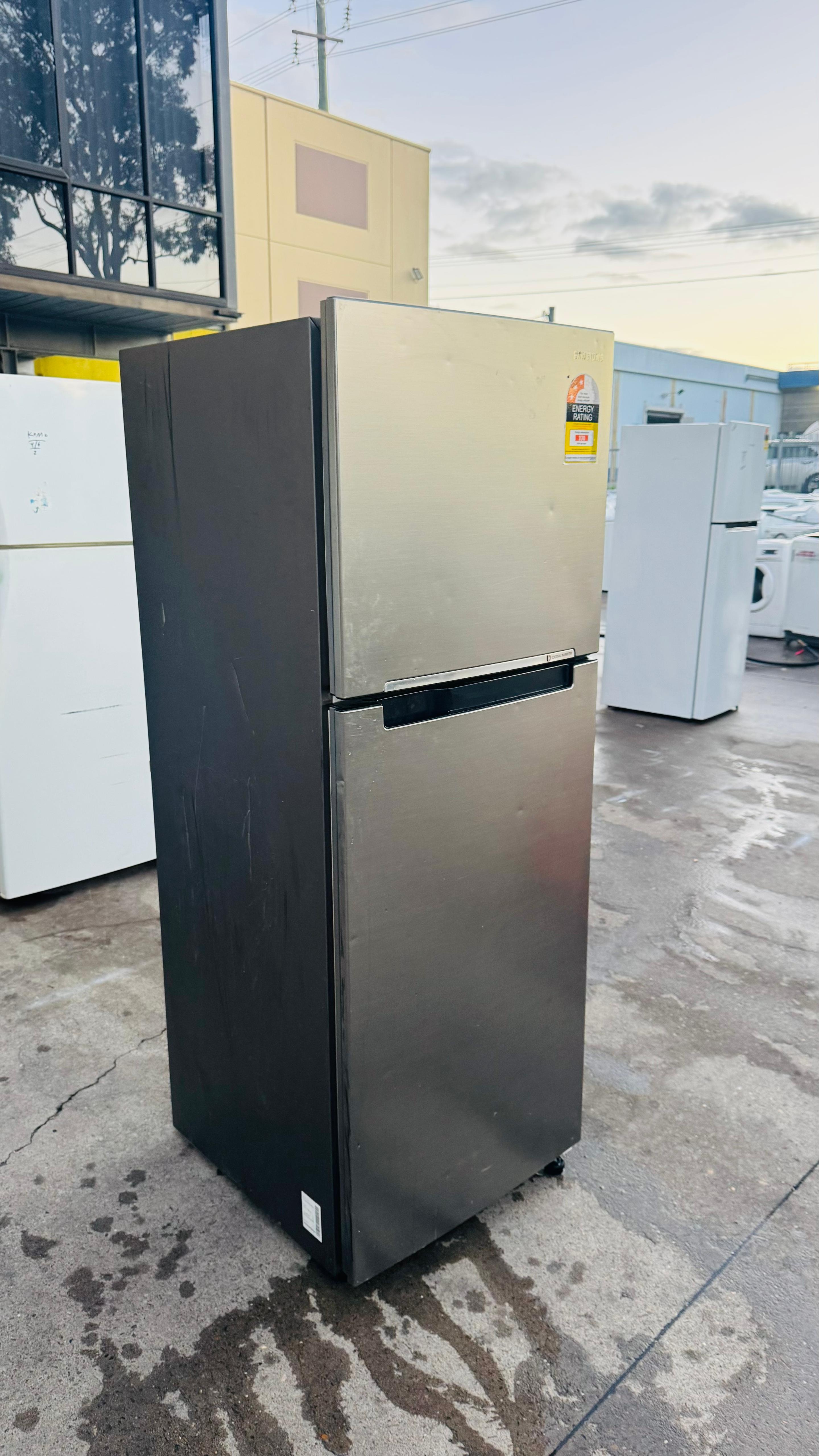 SAMSUNG 316 LITRES FRIDGE FREEZER