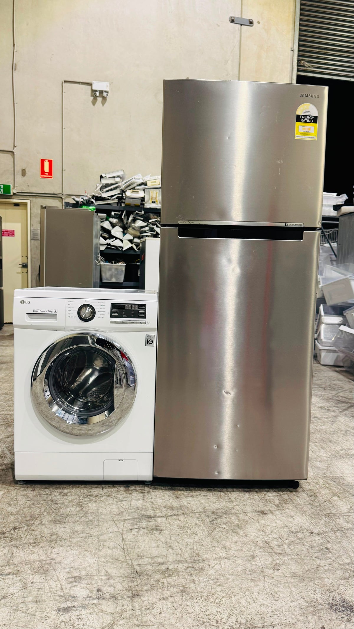 SAMSUNG 343 LITRES FRIDGE FREEZER & LG 7.5KGS FRONT LOADER COMBO