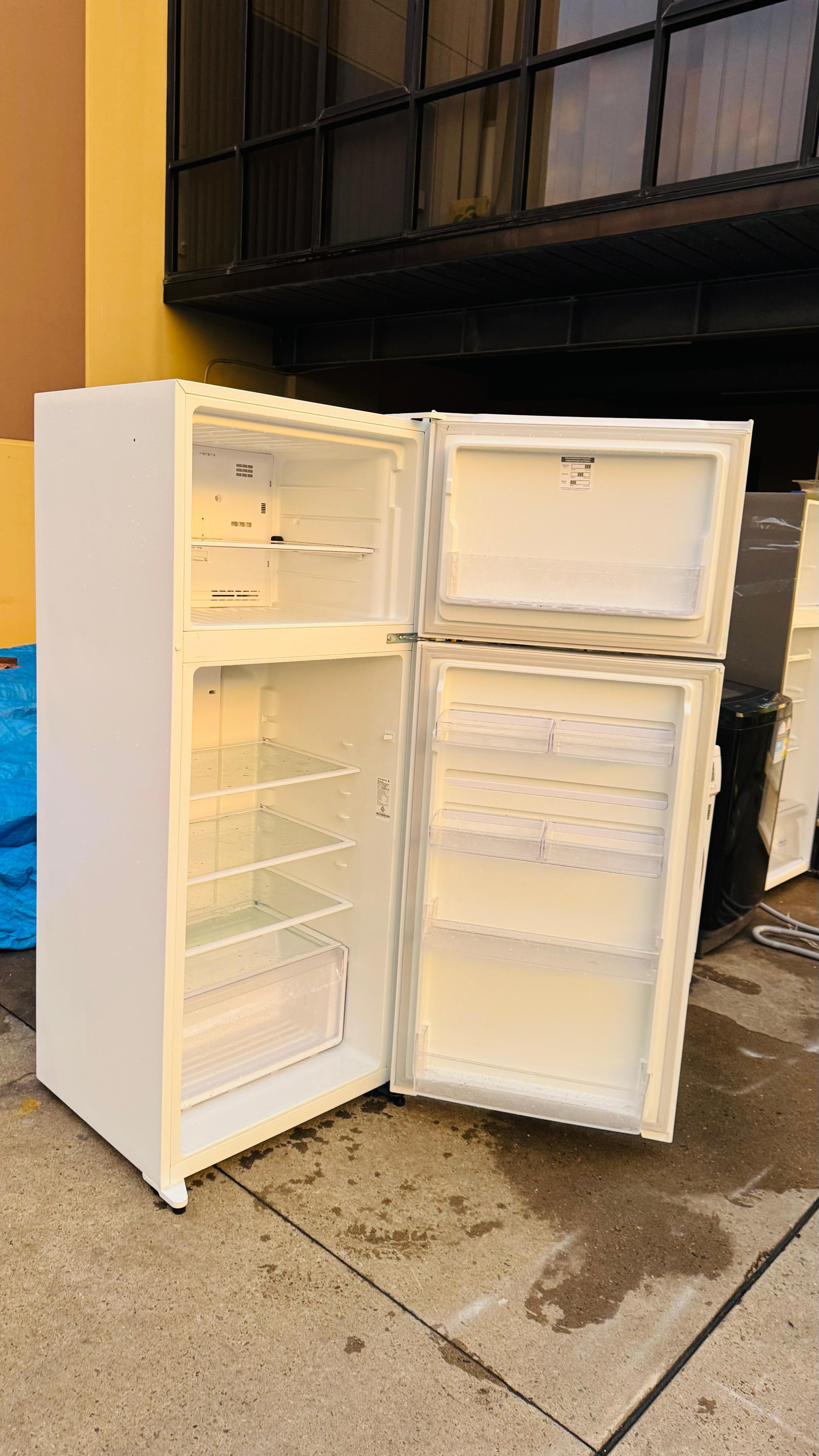 KELVINATOR 461 LITRES FRIDGE FREEZER