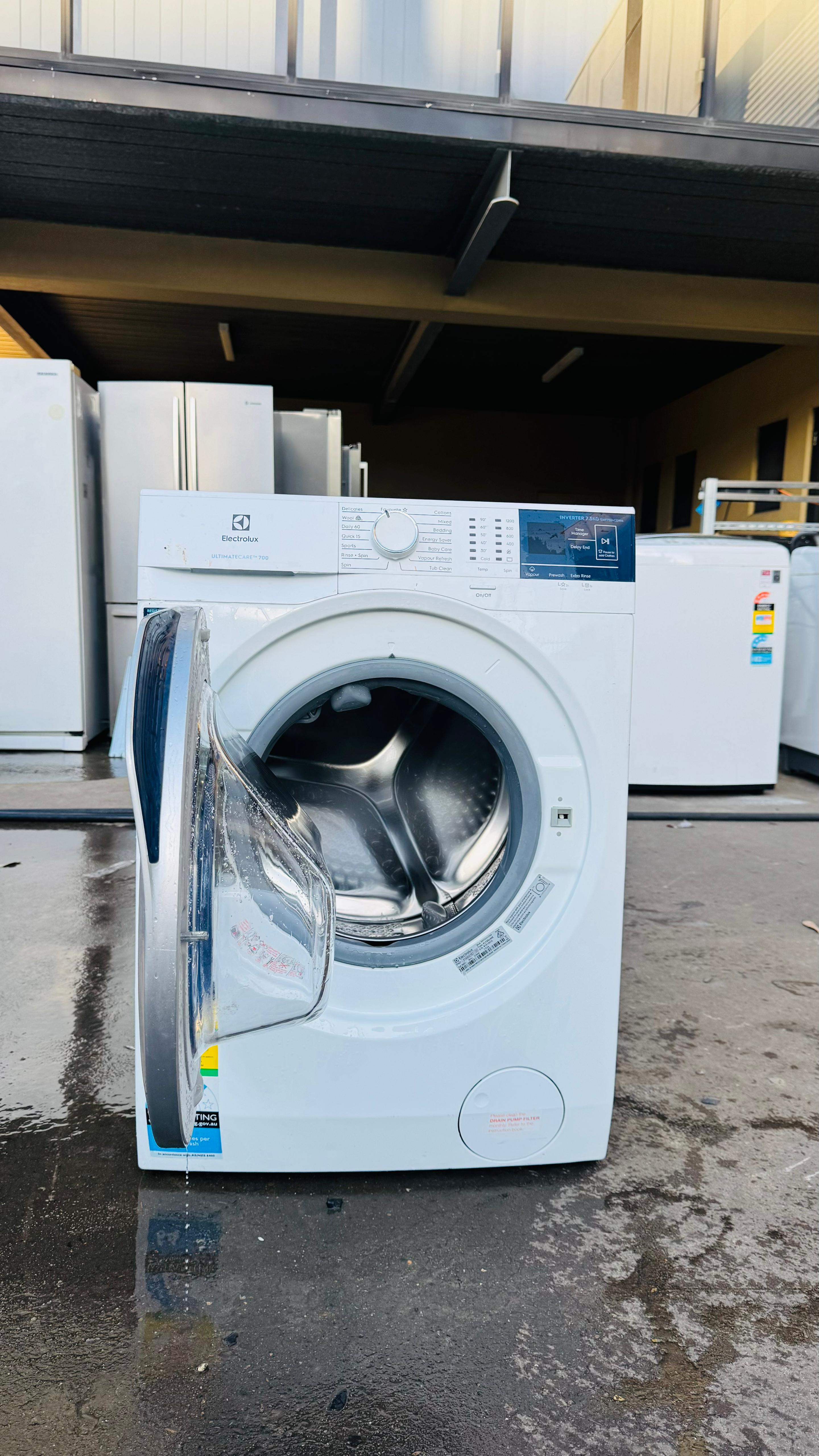 ELECTROLUX 7.5KGS FRONT LOADER WASHING MACHINE