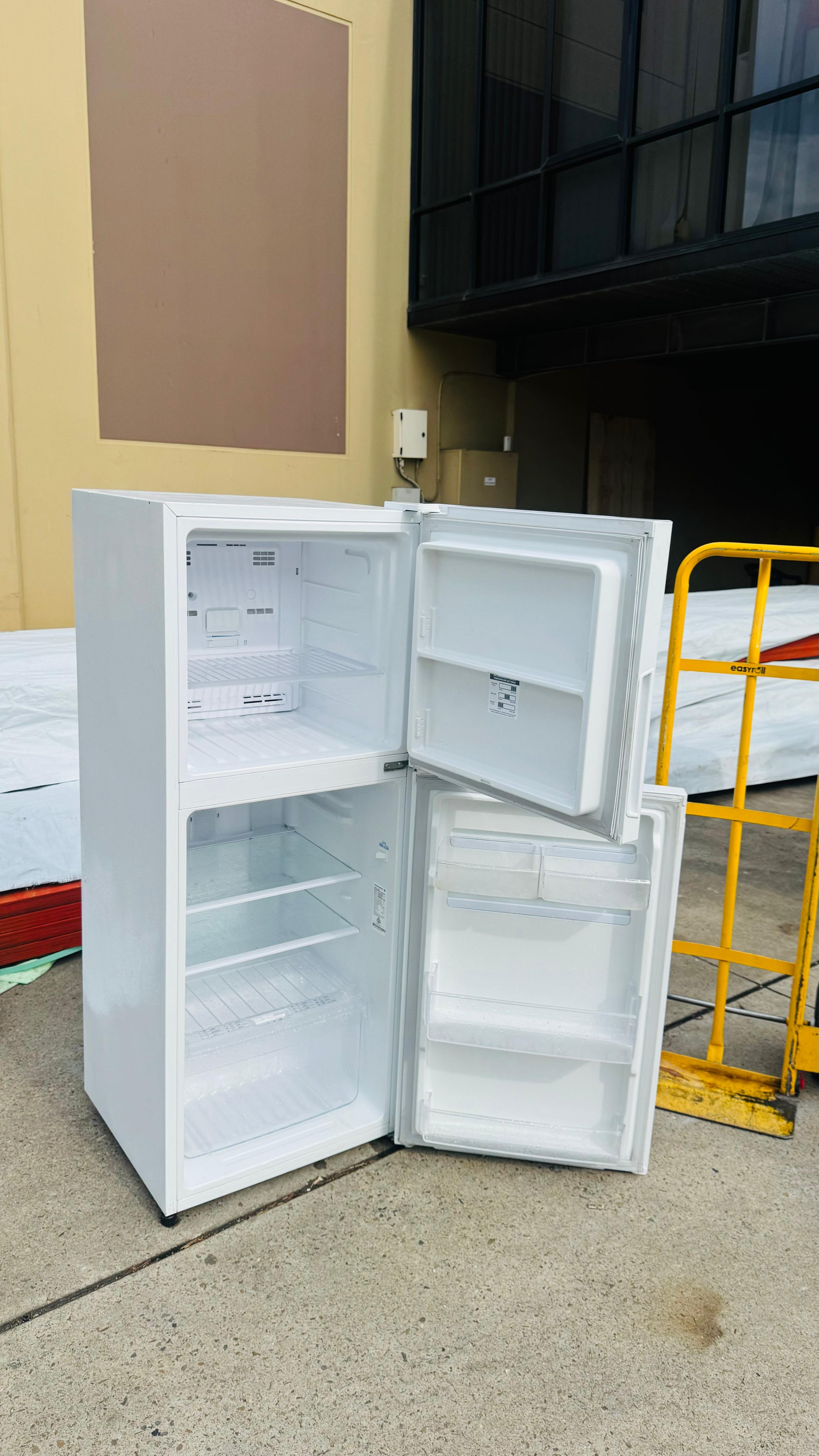 KELVINATOR 231 LITRES FRIDGE FREEZER