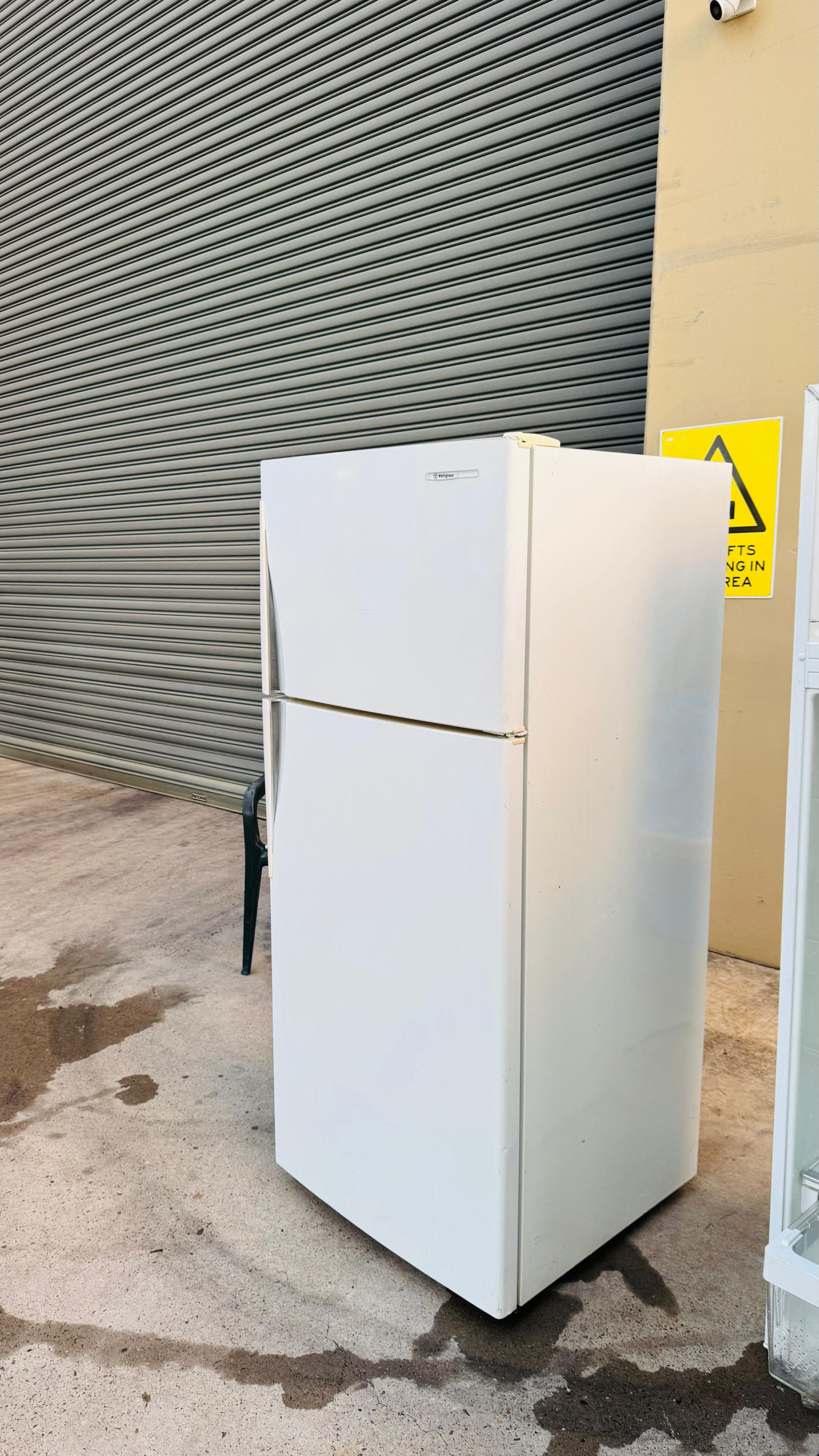 WESTINGHOUSE 416 LITRES FRIDGE FREEZER