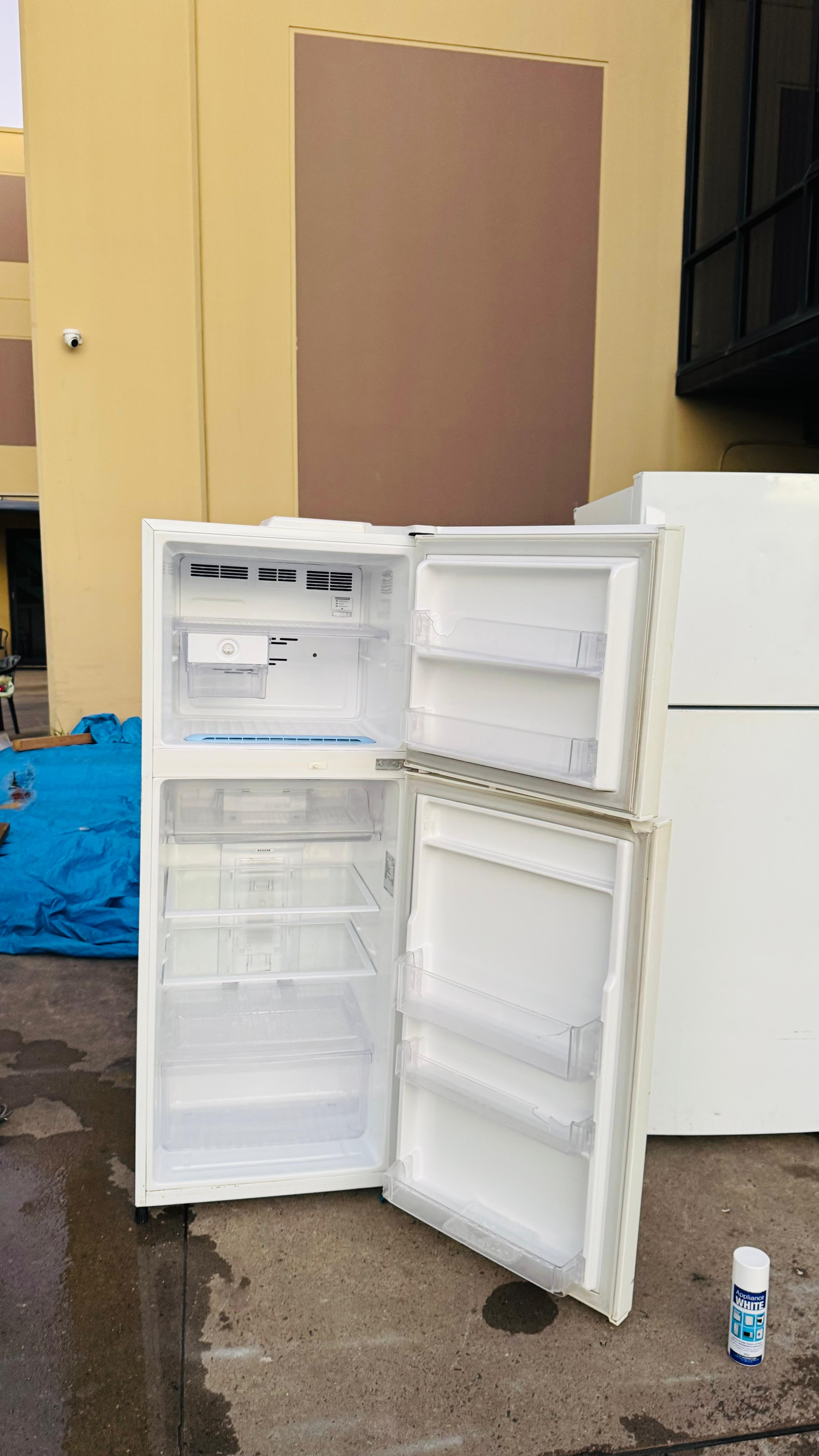 LG 315 LITRES FRIDGE FREEZER