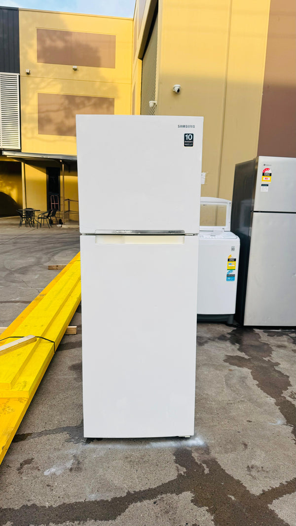 SAMSUNG 341 LITRES FRIDGE FREEZER
