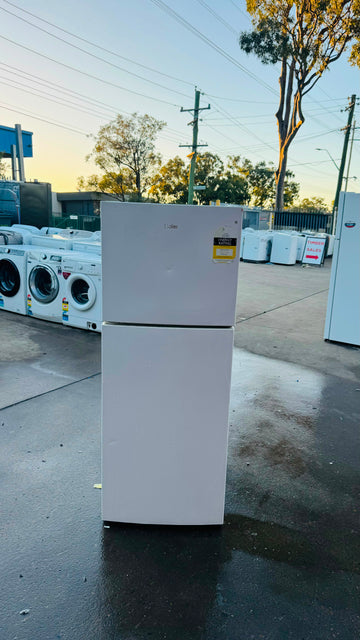 HAIER 224 LITRES FRIDGE FREEZER