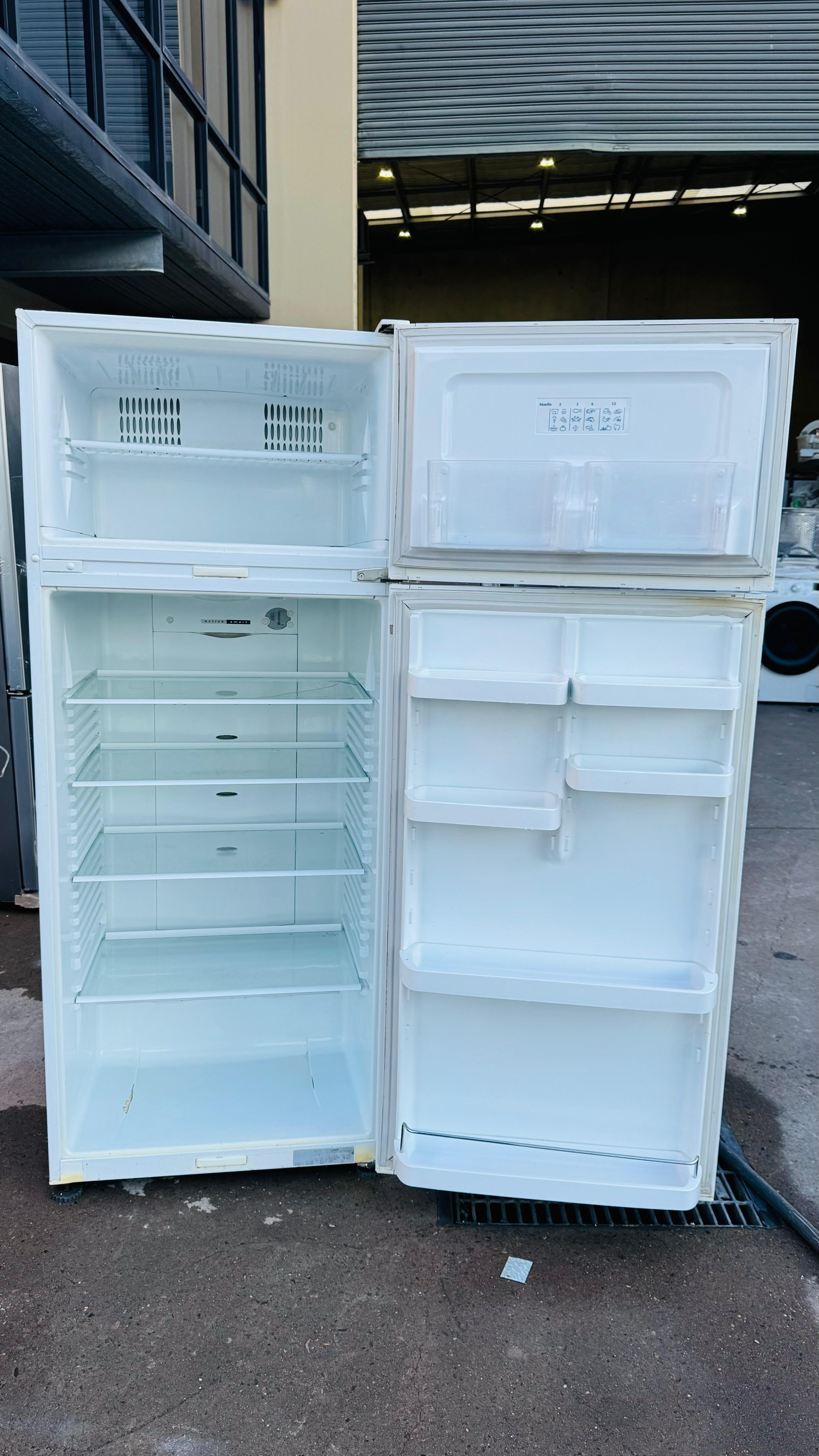 FISHER AND PAYKEL 441 LITRES FRIDGE FREEZER