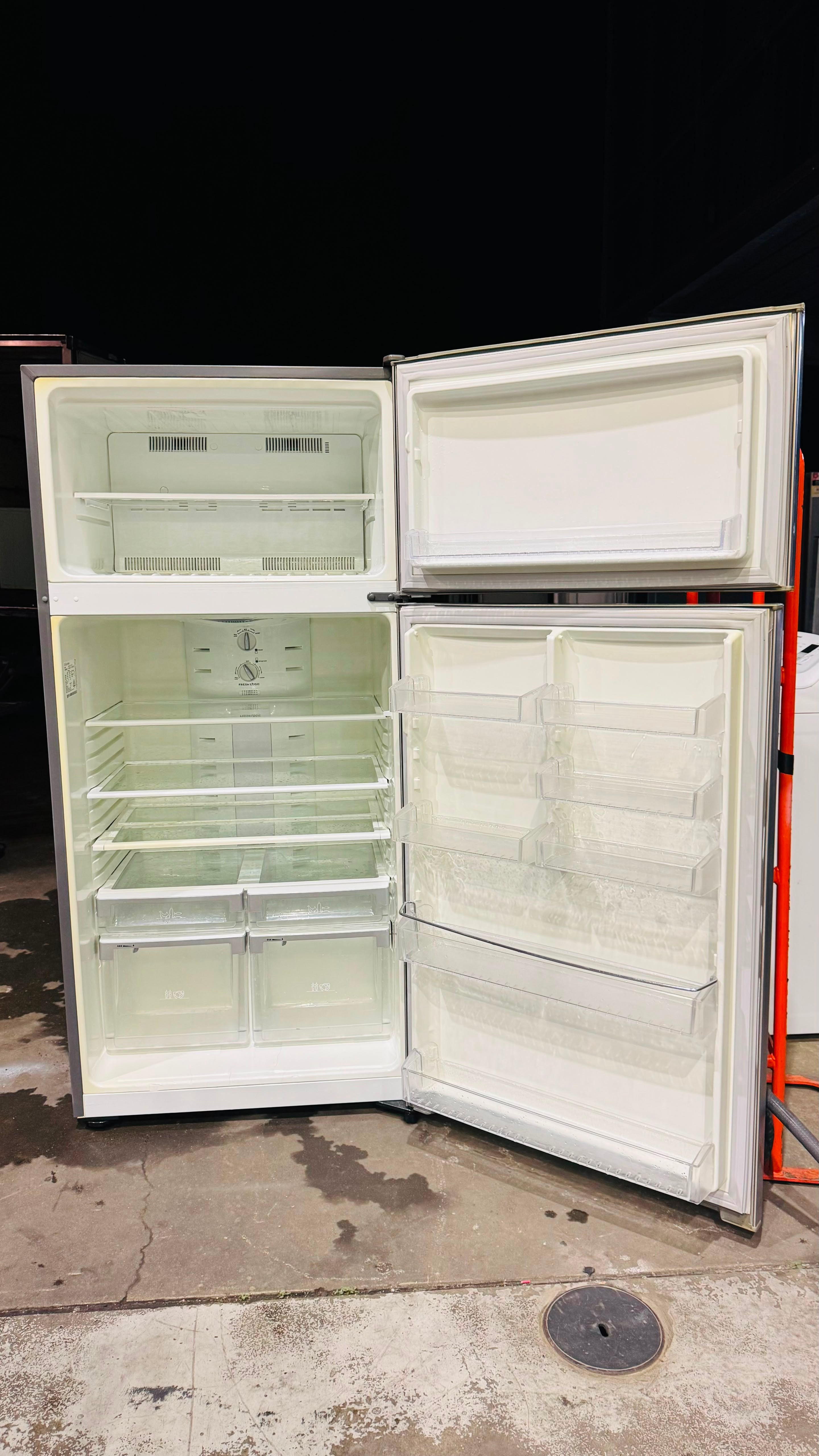 ELECTROLUX 520 LITRES FRIDGE FREEZER