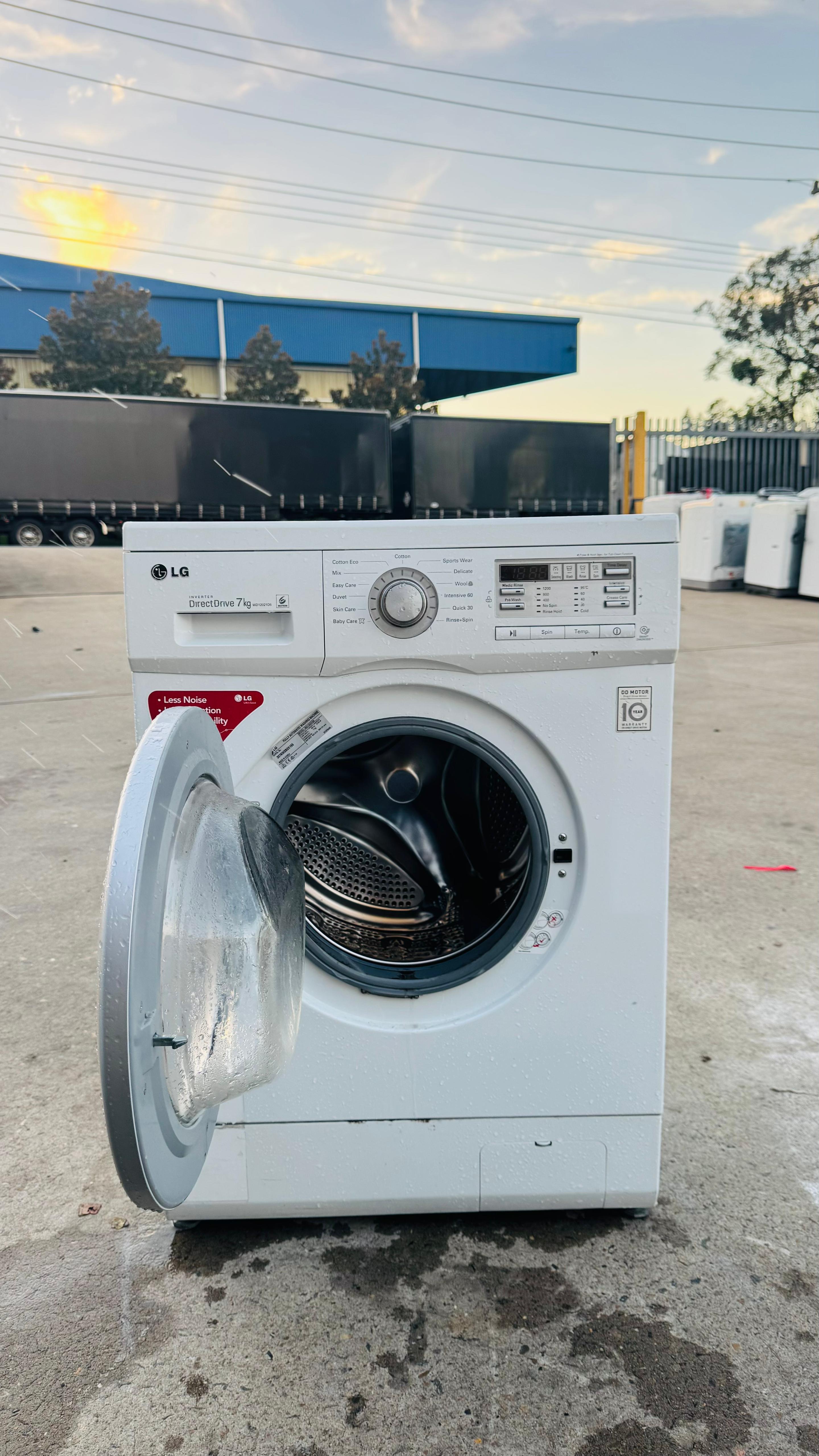 LG 7KGS FRONT LOADER WASHING MACHINE