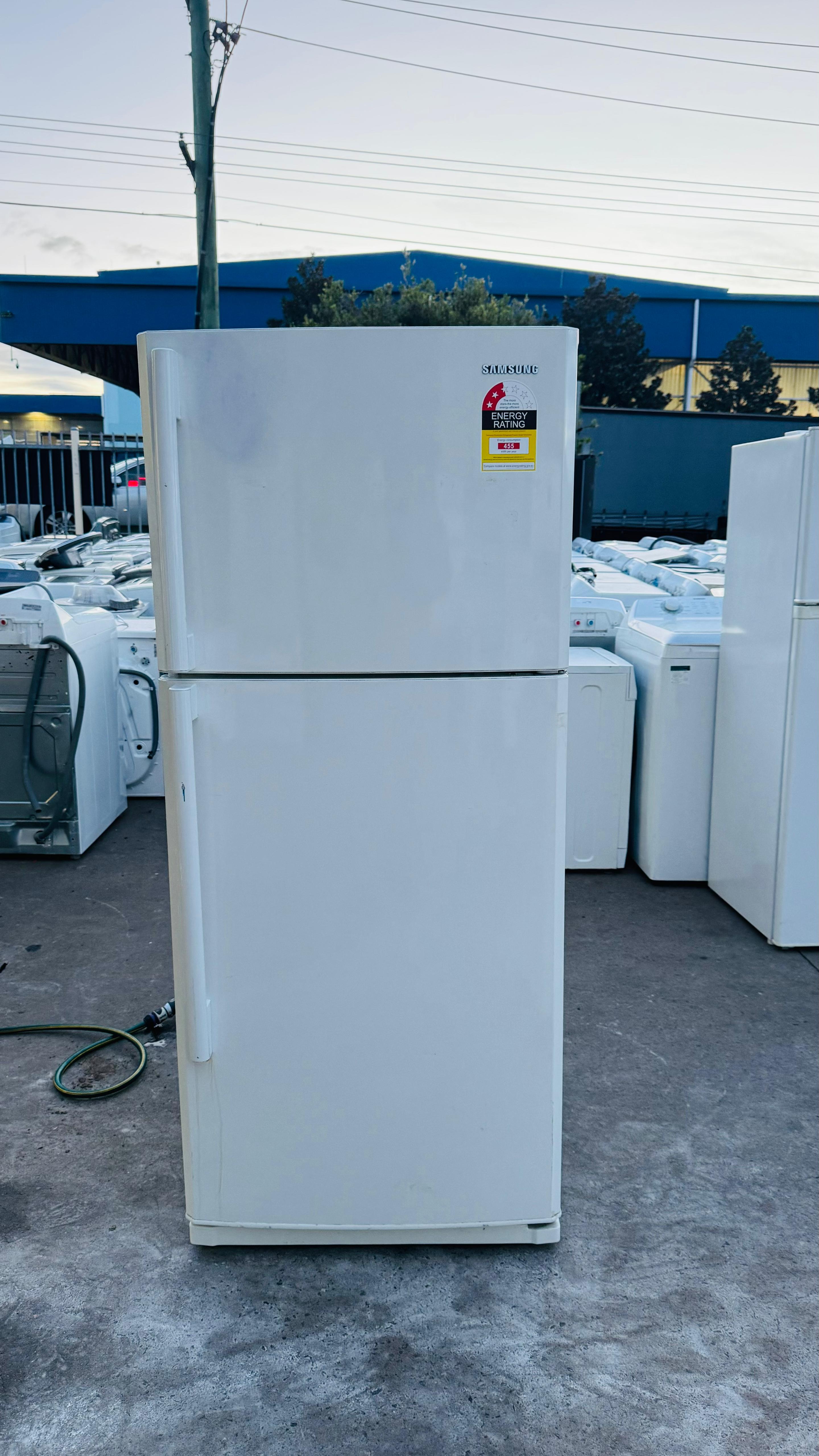 SAMSUNG 434 LITRES FRIDGE FREEZER