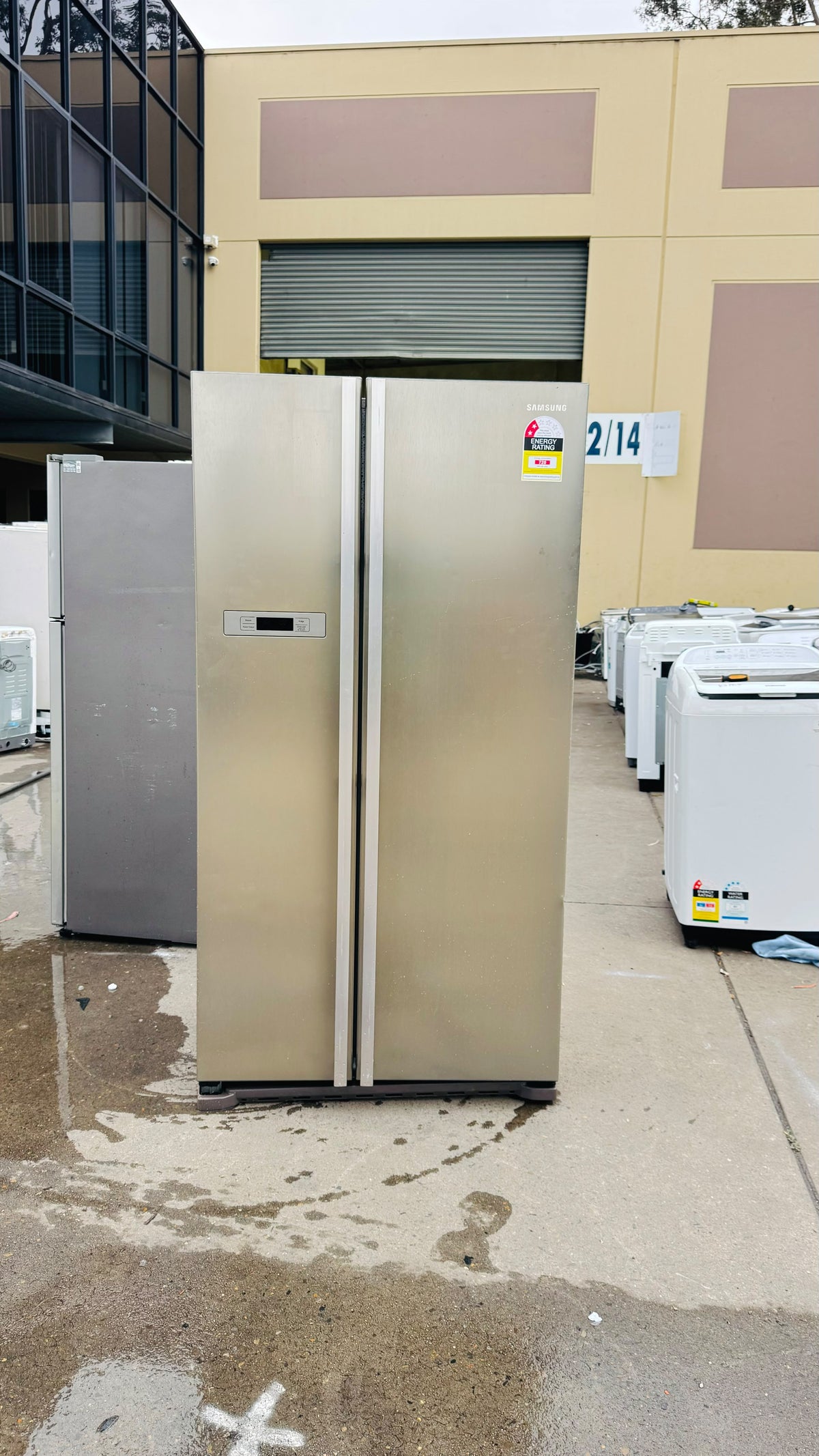 SAMSUNG 713 LITRES SIDE BY SIDE DOOR FRIDGE FREEZER
