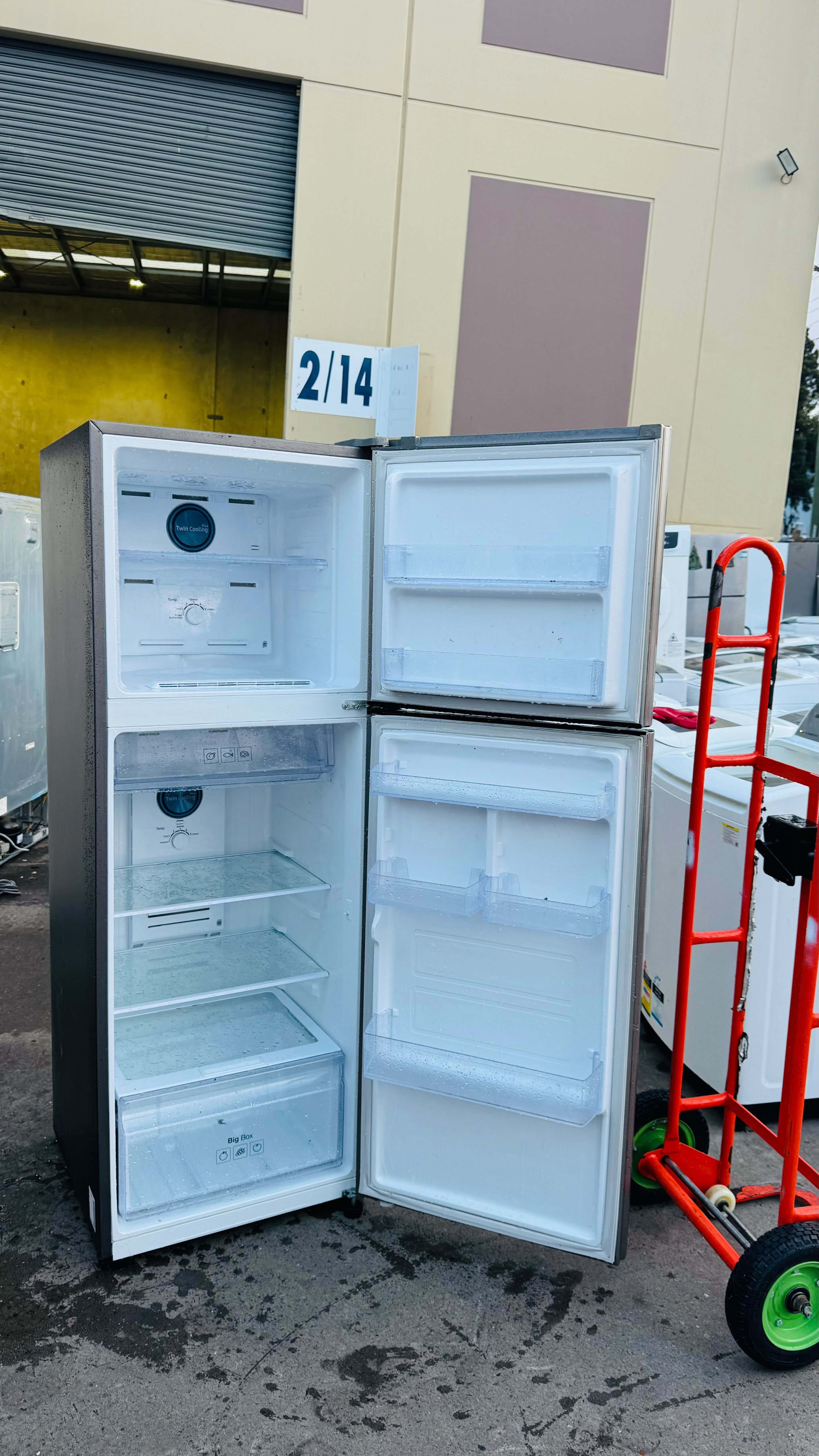 SAMSUNG 343 LITRES FRIDGE FREEZER