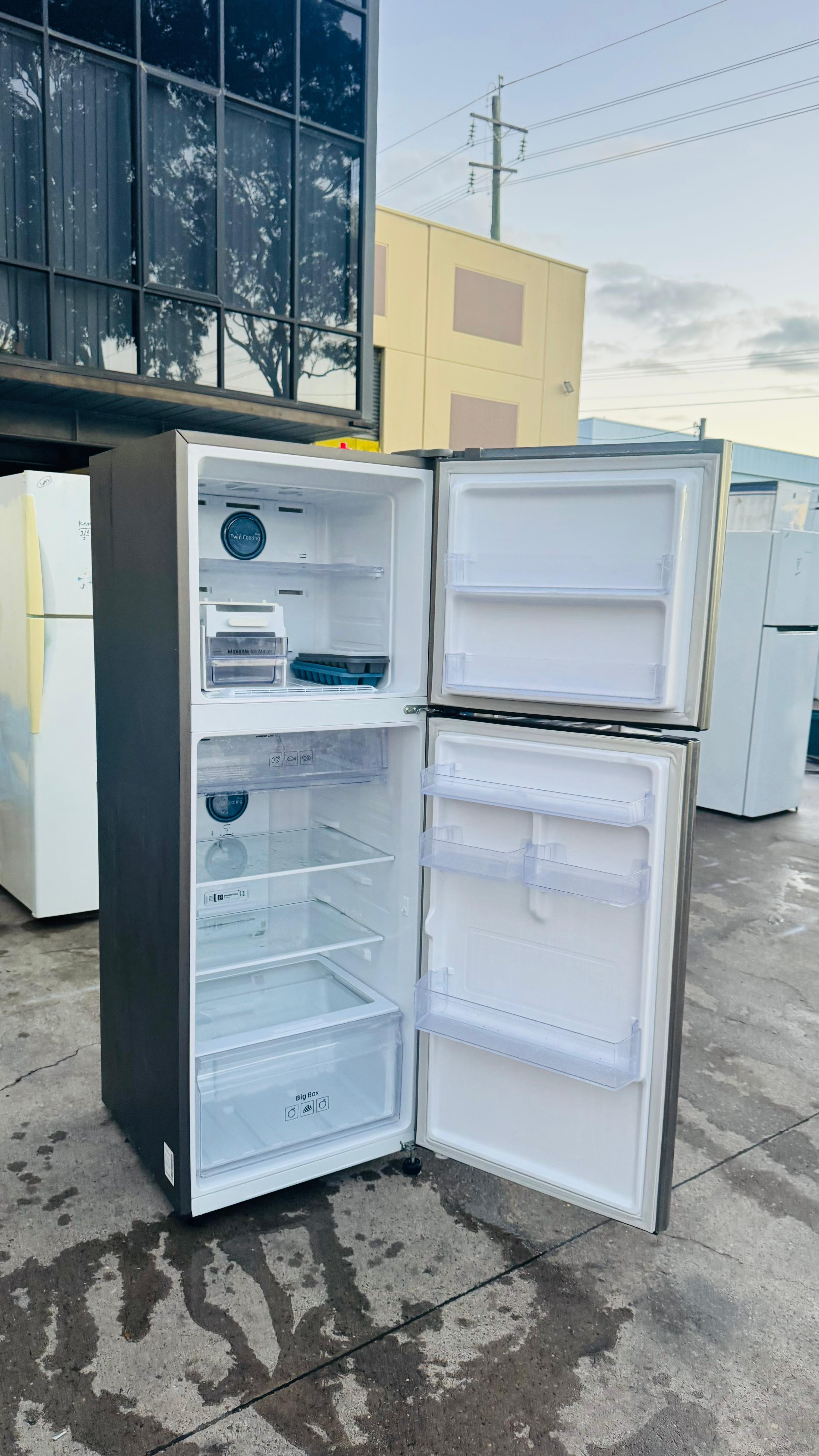 SAMSUNG 316 LITRES FRIDGE FREEZER
