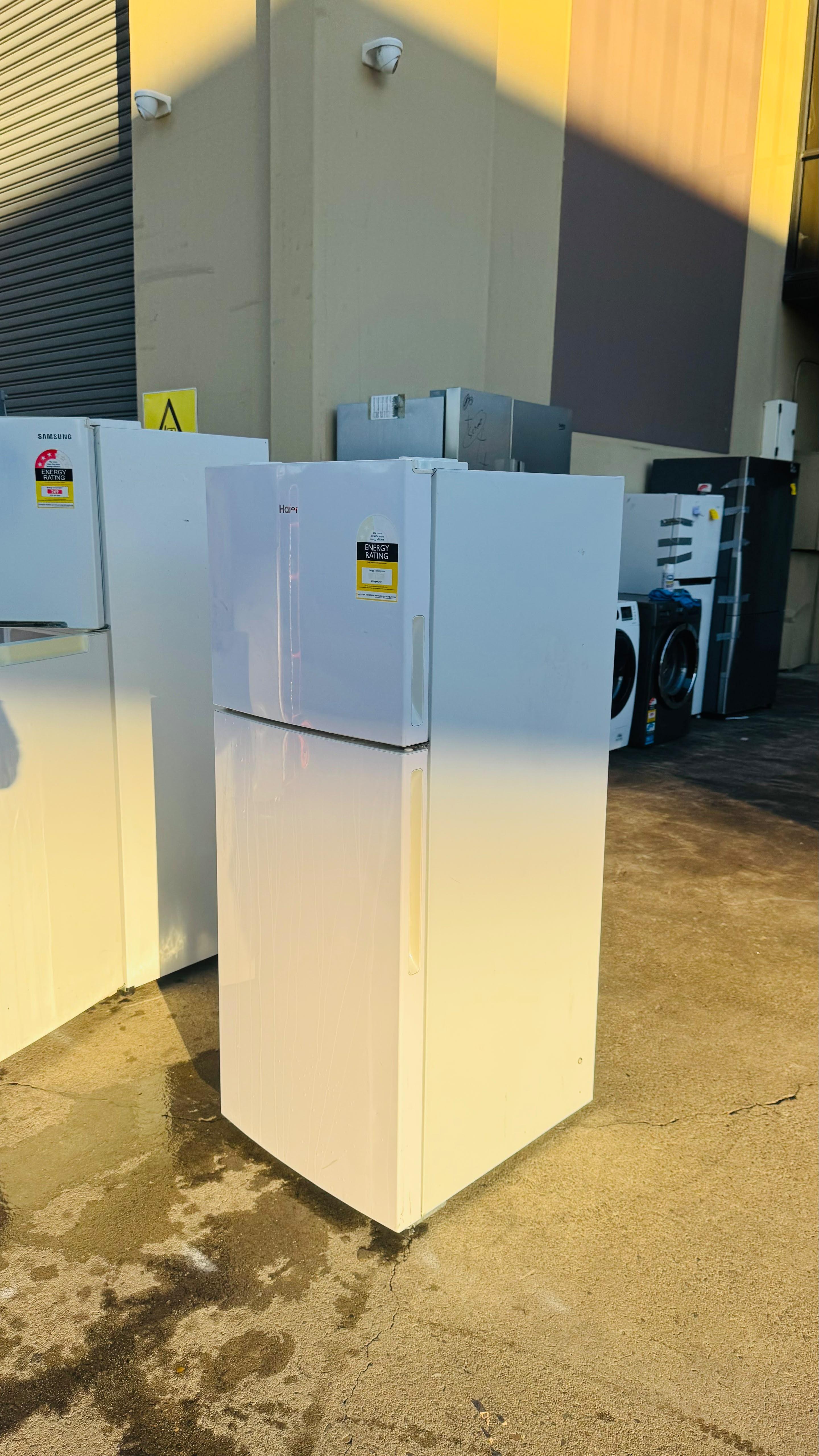 HAIER 224 LITRES FRIDGE FREEZER