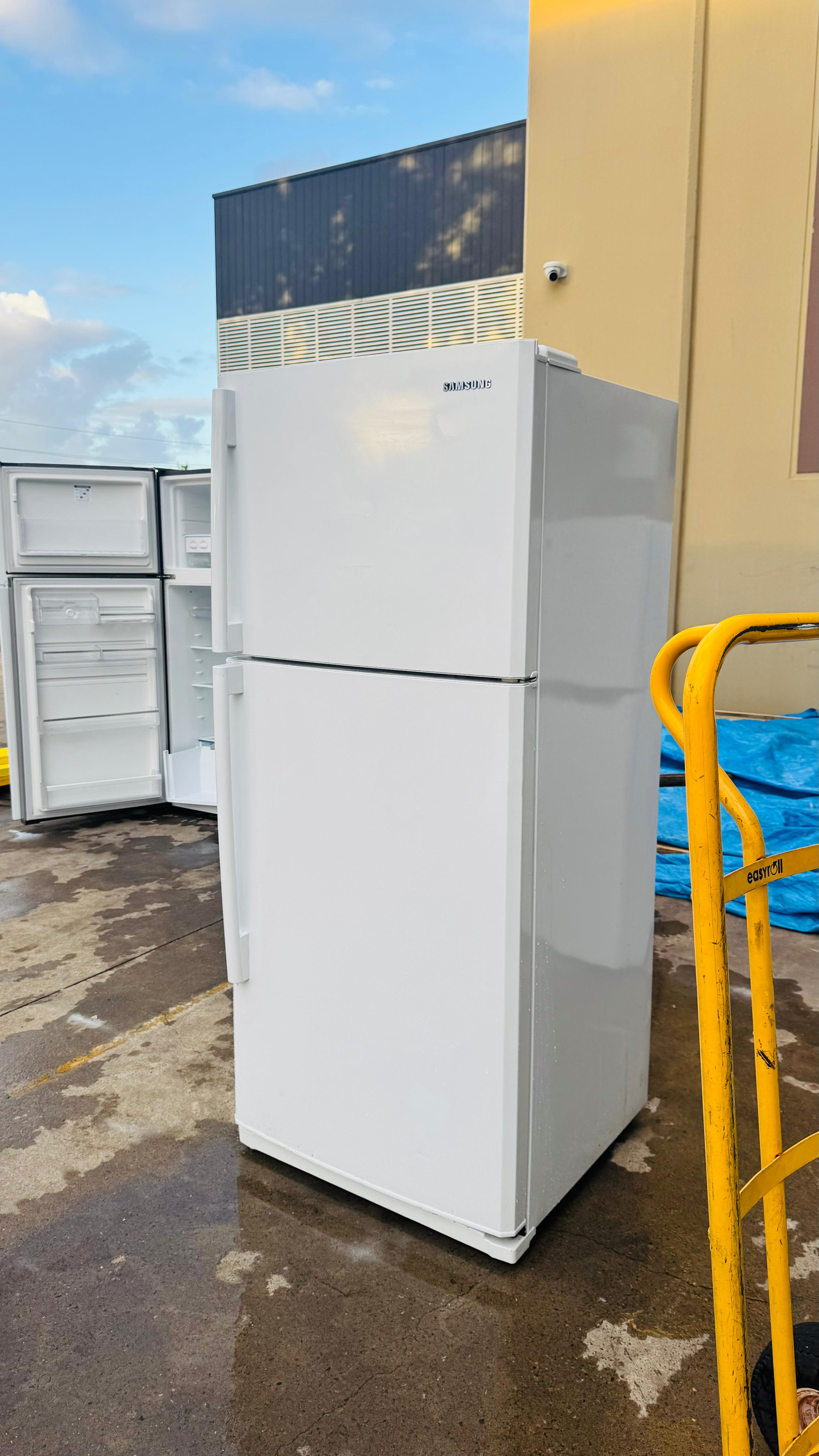 SAMSUNG 434 LITRES FRIDGE FREEZER