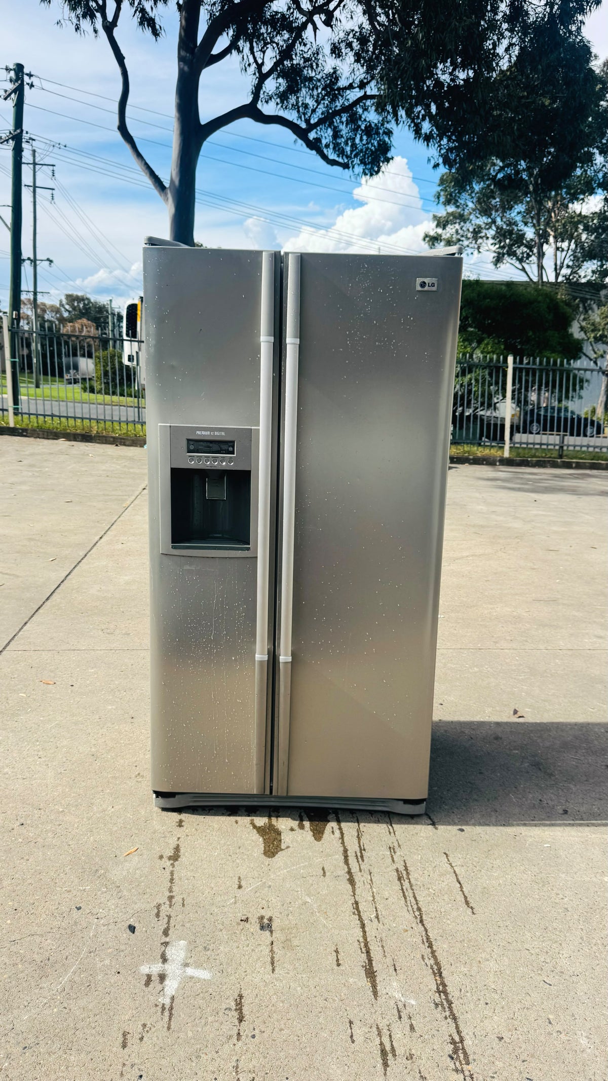 LG 567 LITRES SIDE BY SIDE FRIDGE FREEZER