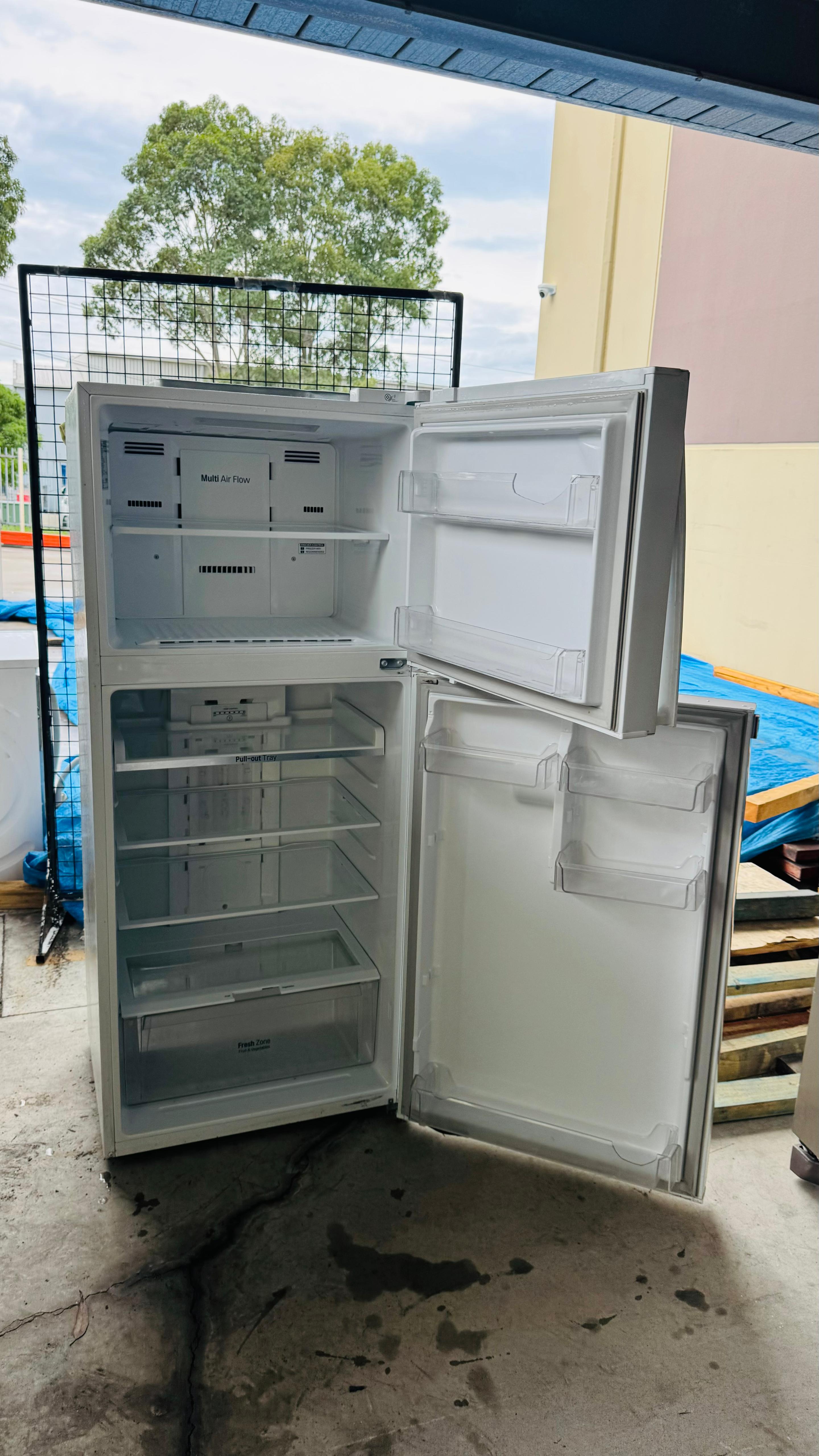 LG 442 LITRES FRIDGE FREEZER