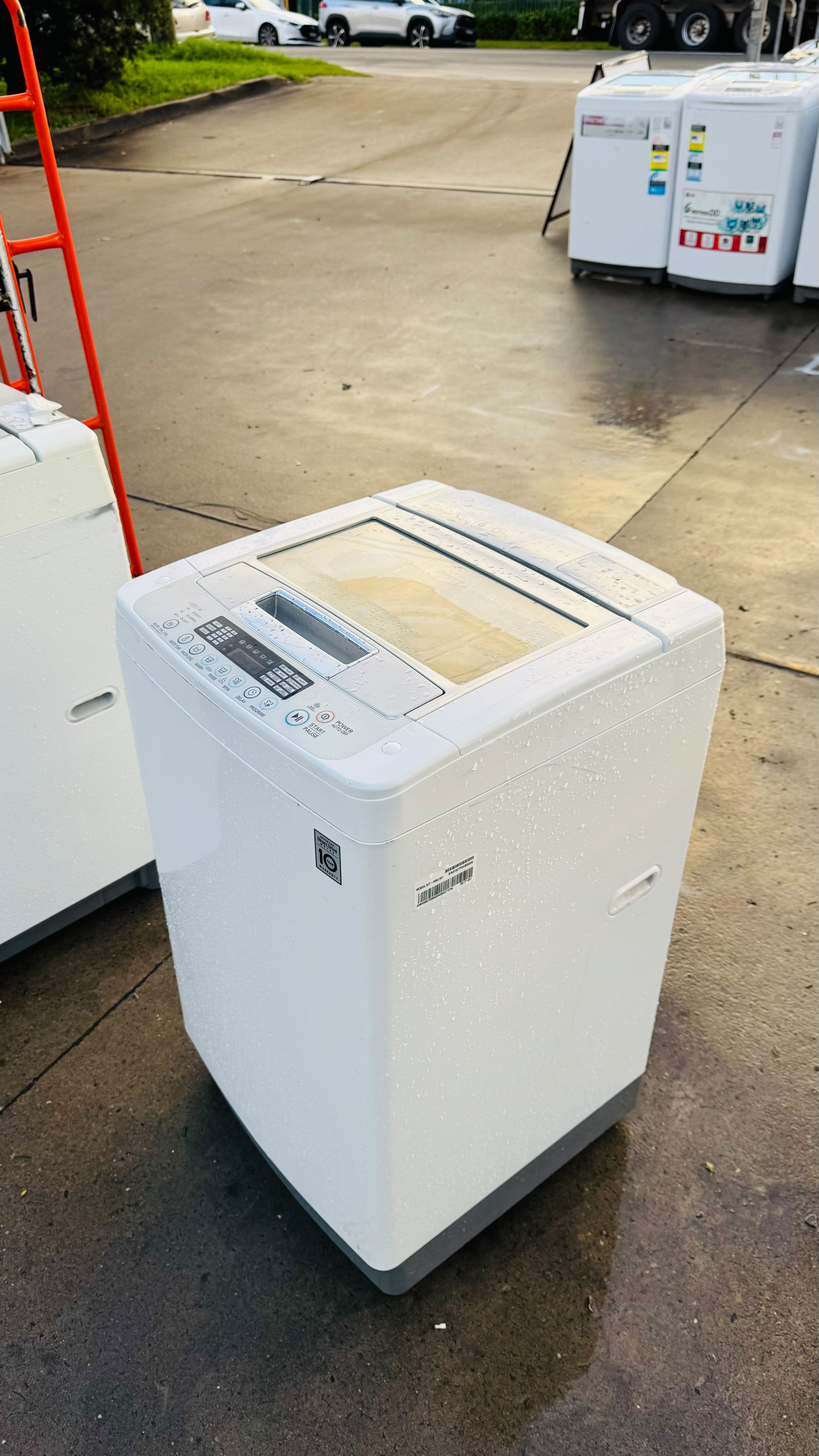LG 5.5KGS TOP LOADER WASHING MACHINE