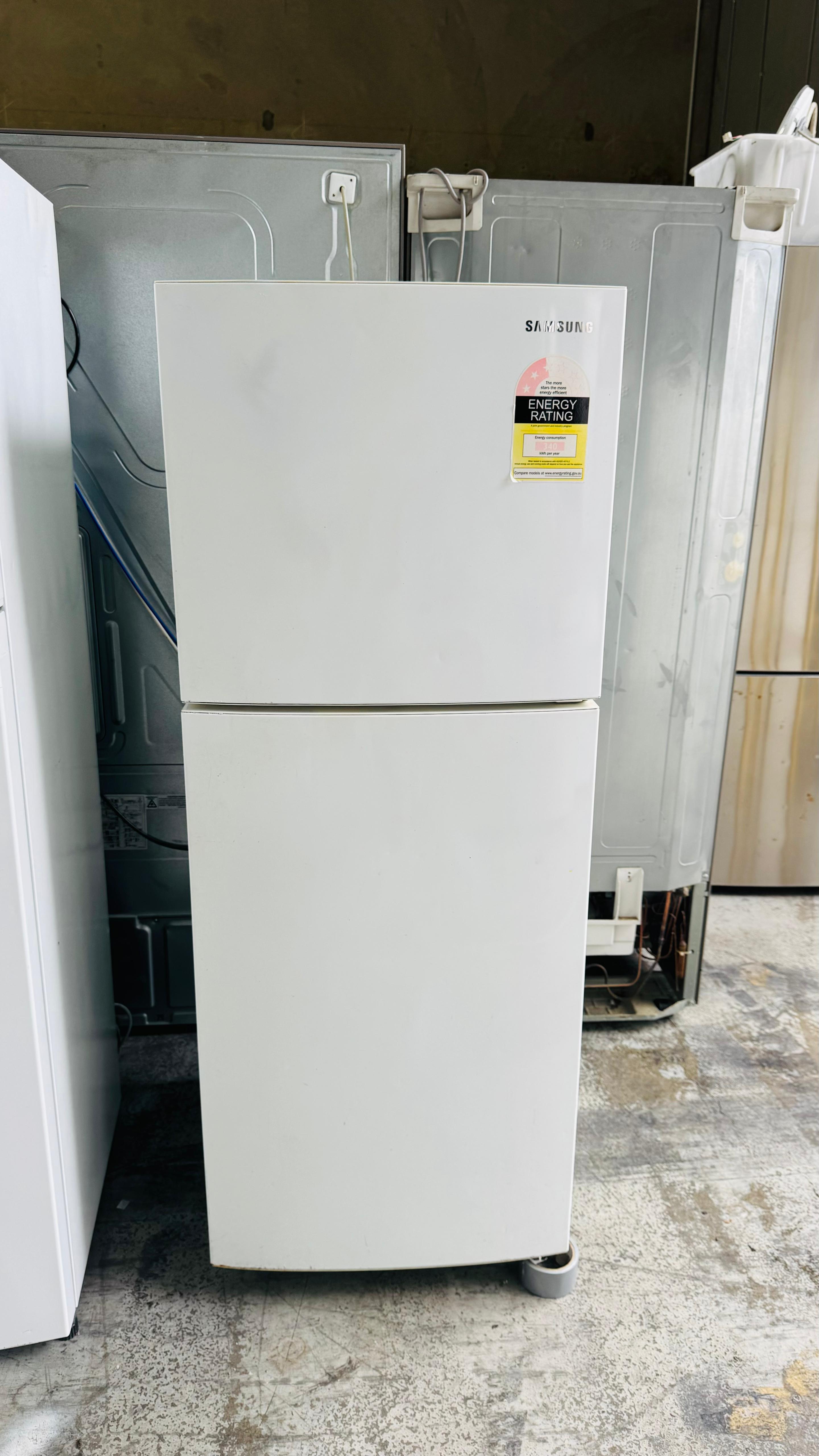 SAMSUNG 216 LITRES FRIDGE FREEZER
