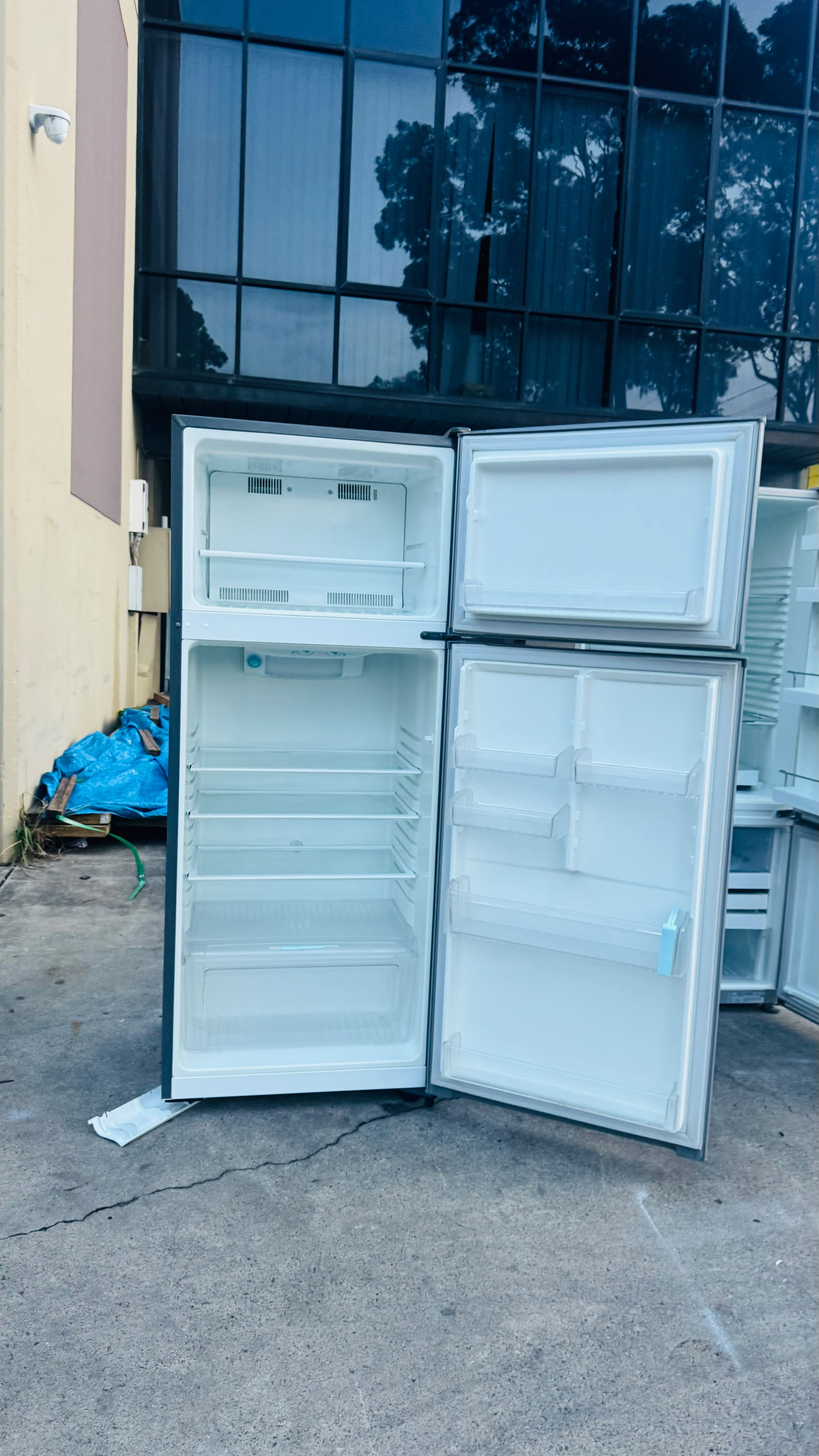 SIMPSON 390 LITRES FRIDGE FREEZER