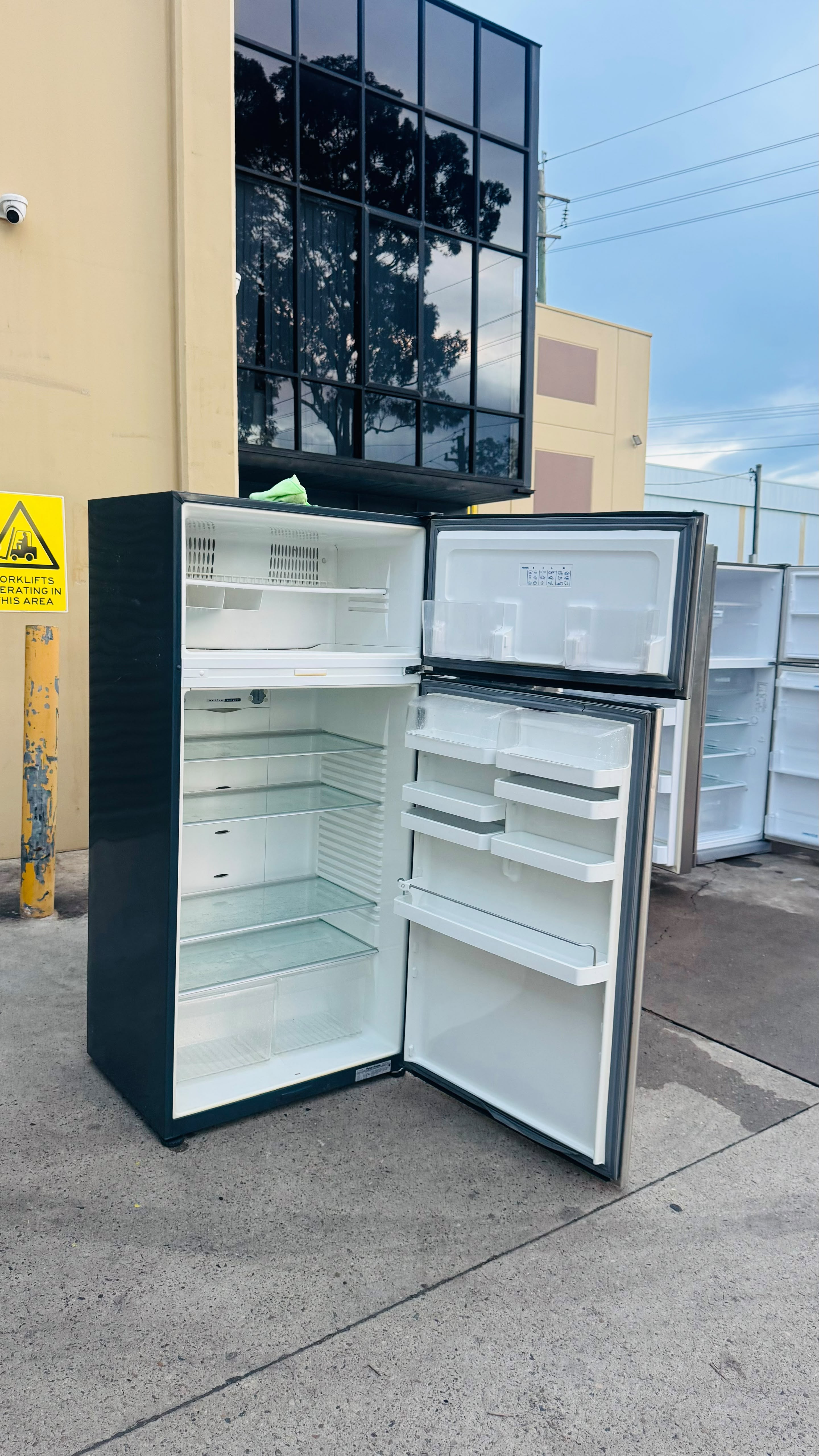 FISHER AND PAYKEL 517 LITRES FRIDGE FREEZER
