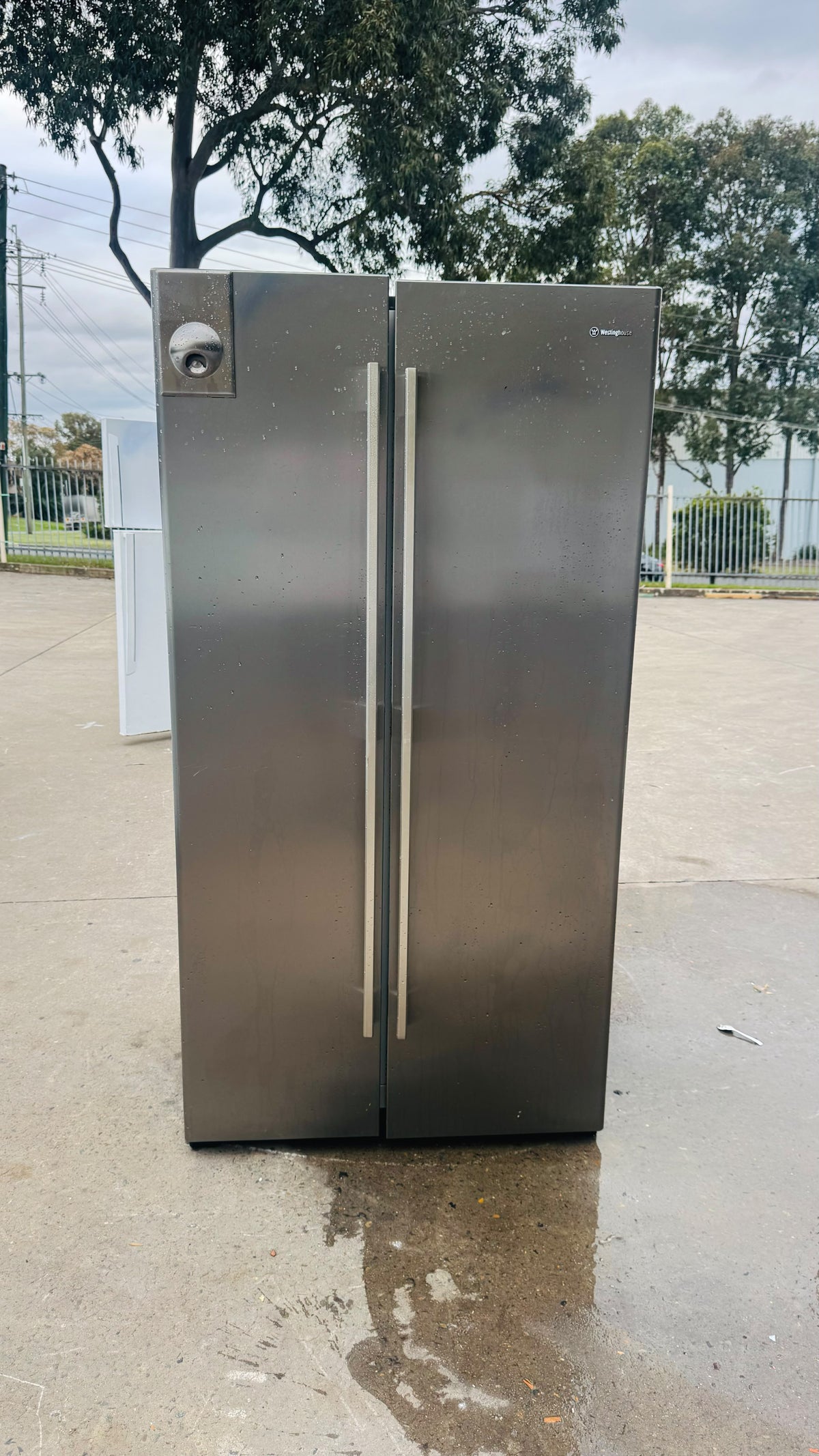 WESTINGHOUSE SIDE BY SIDE 606 LITRES FRIDGE FREEZER