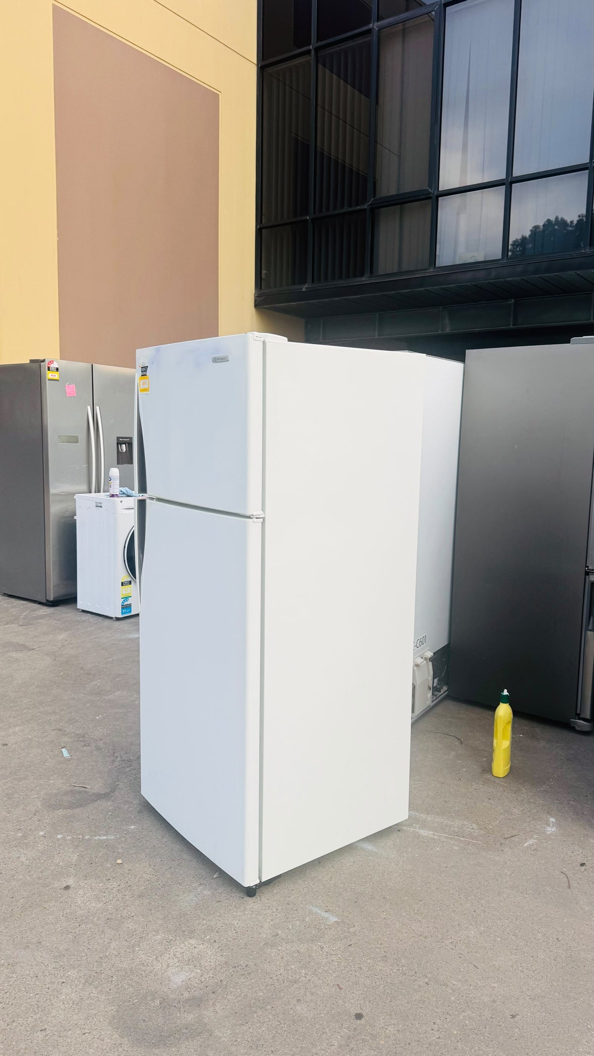 WESTINGHOUSE 420 LITRES FRIDGE FREEZER