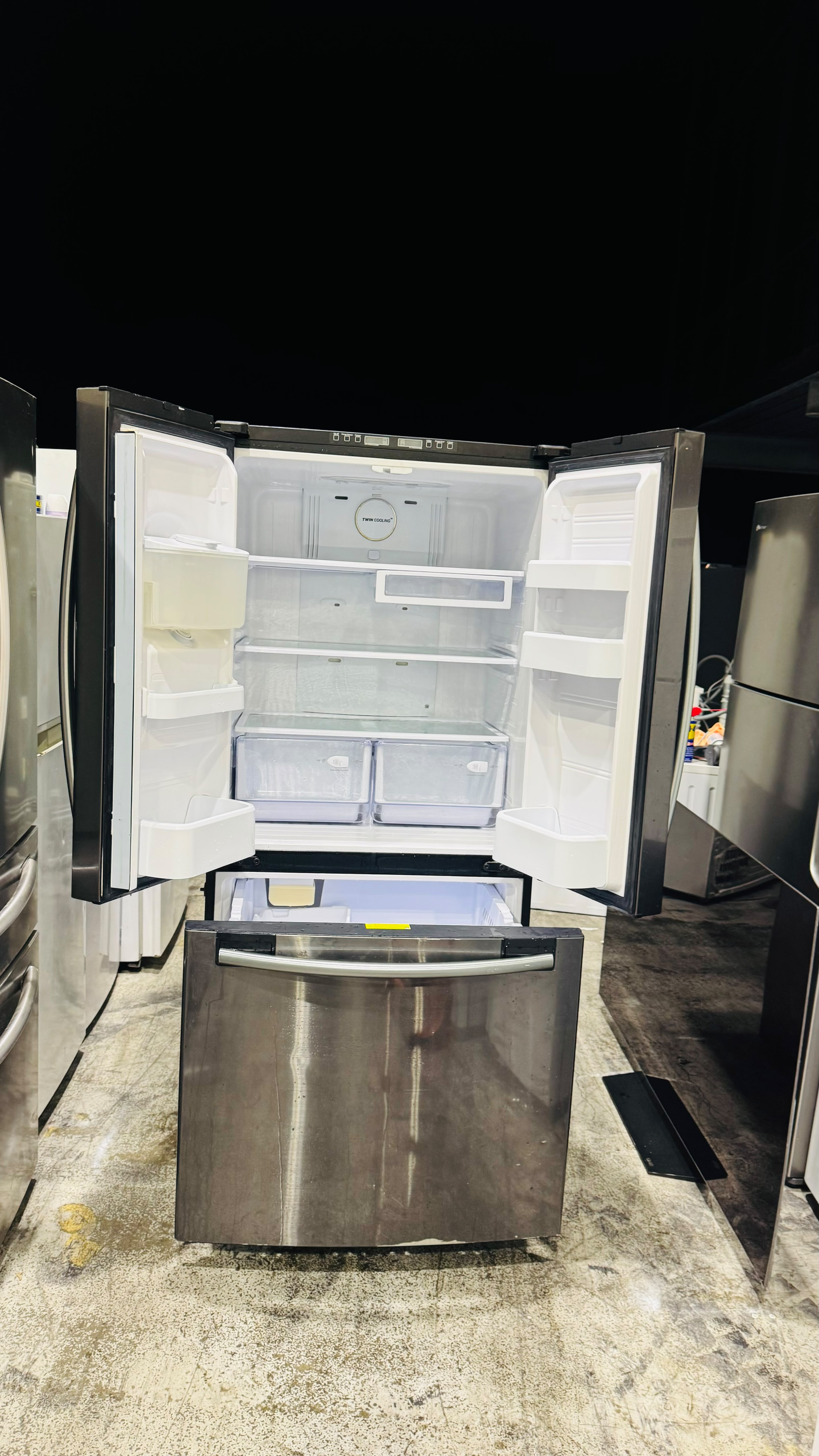 SAMSUNG FRENCH DOOR 583 FRIDGE FREEZER