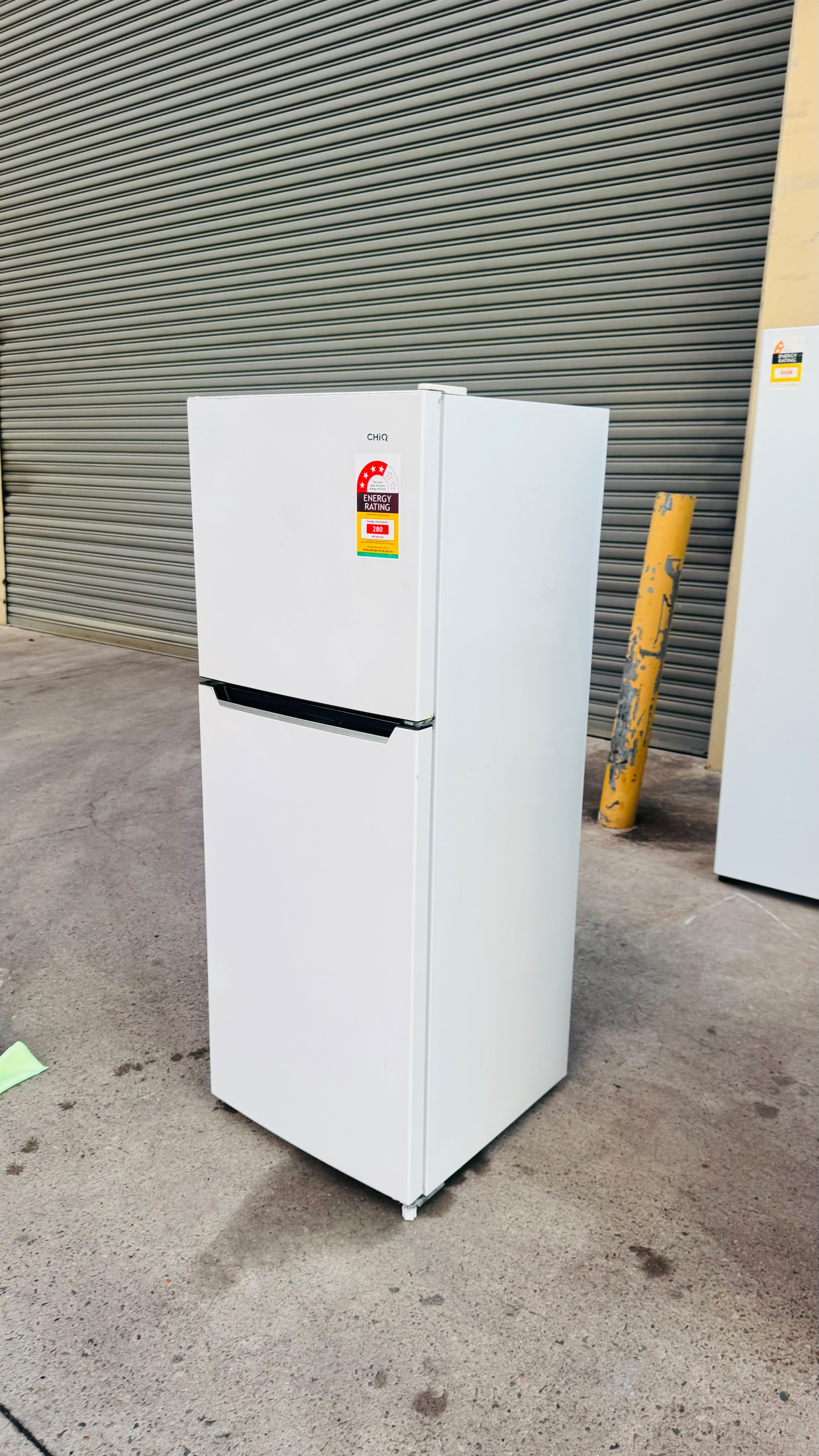 CHIQ 216 LITRES  FRIDGE FREEZER