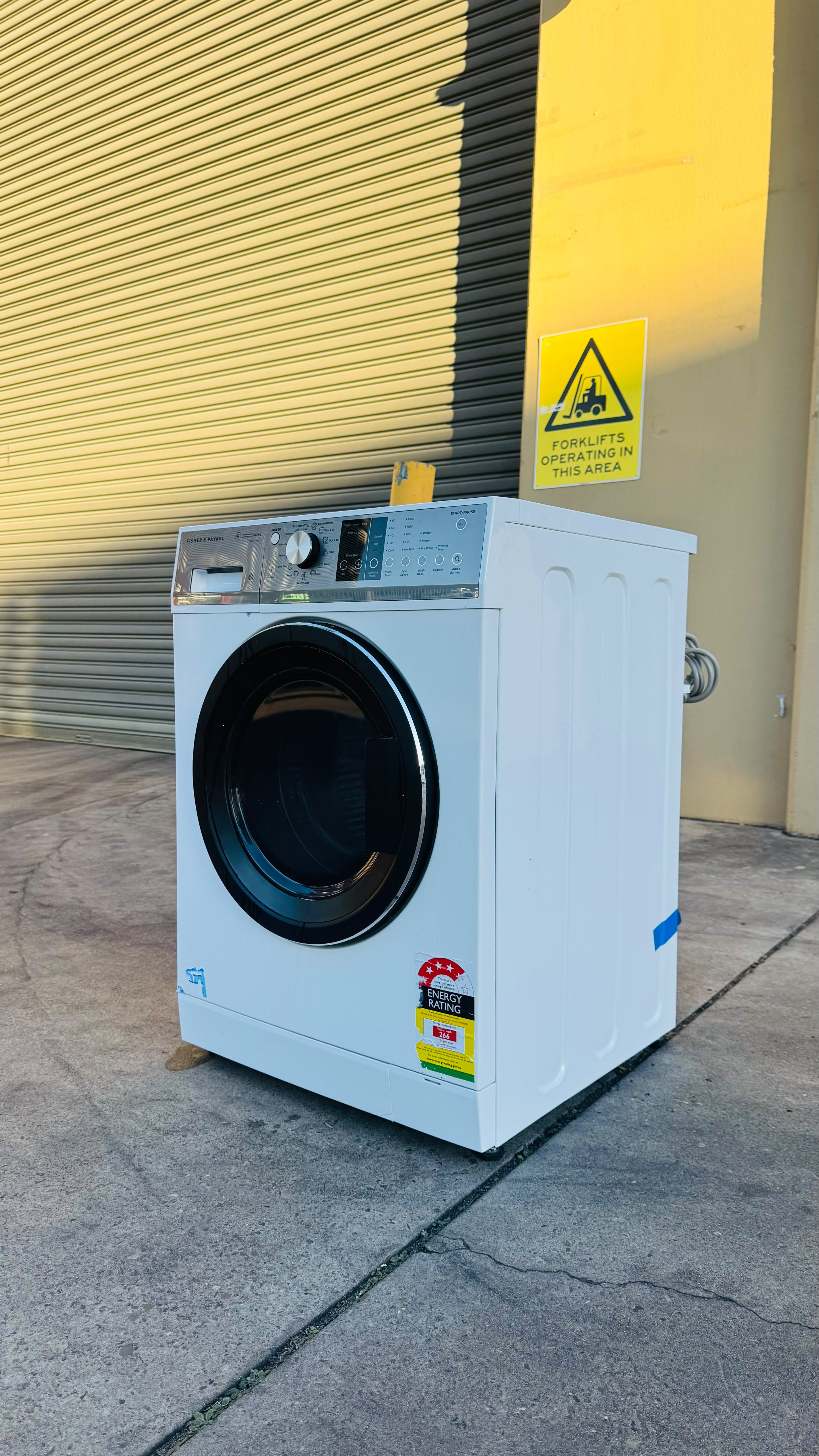 FISHER AND PAYKEL 8.5KGS FRONT LOADER WASHING MACHINE
