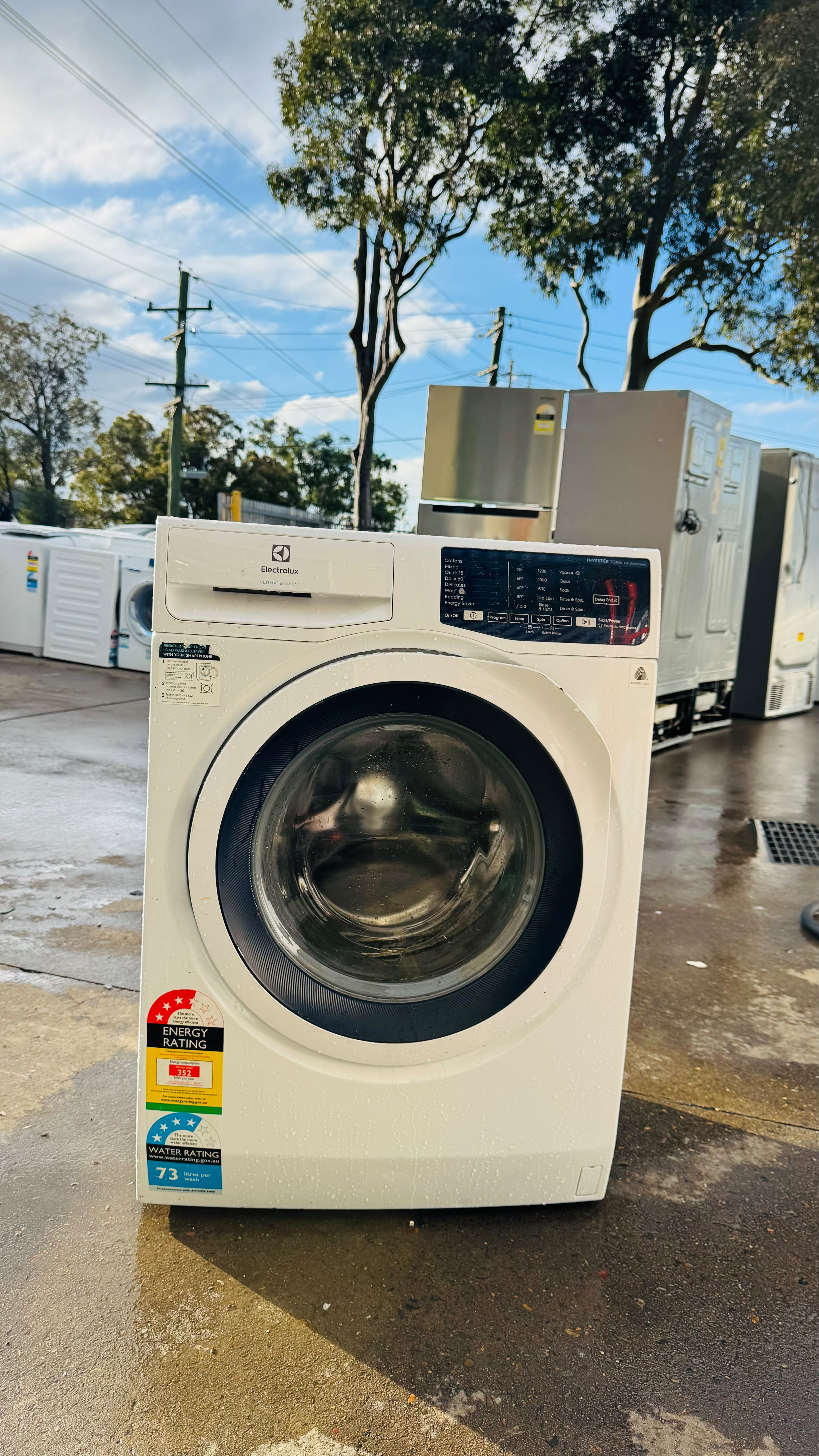ELECTROLUX 7.5KGS FRONT LOADER WASHING MACHINE ONLY