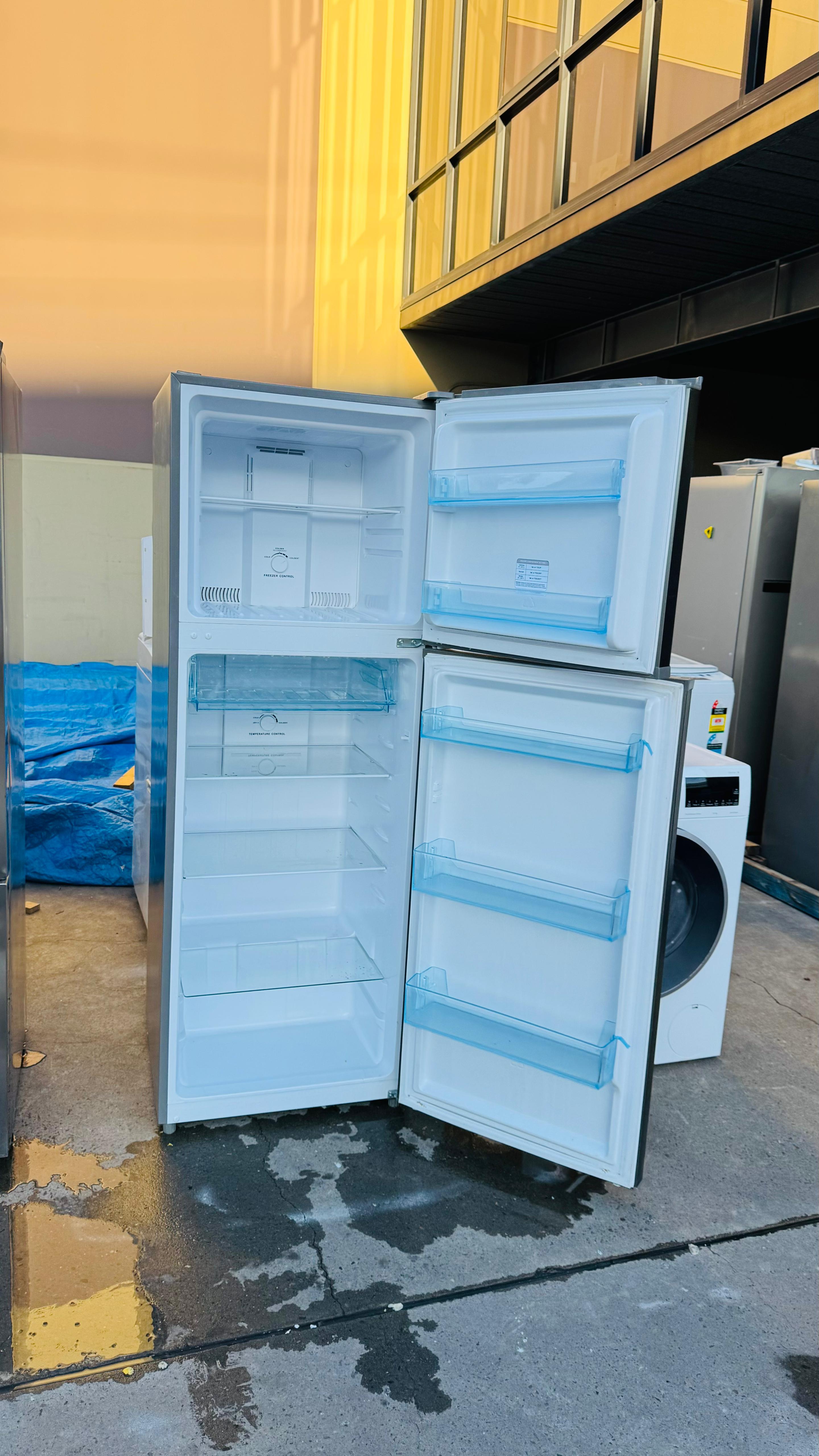 YOKOHOMA 400 LITRES FRIDGE FREEZER