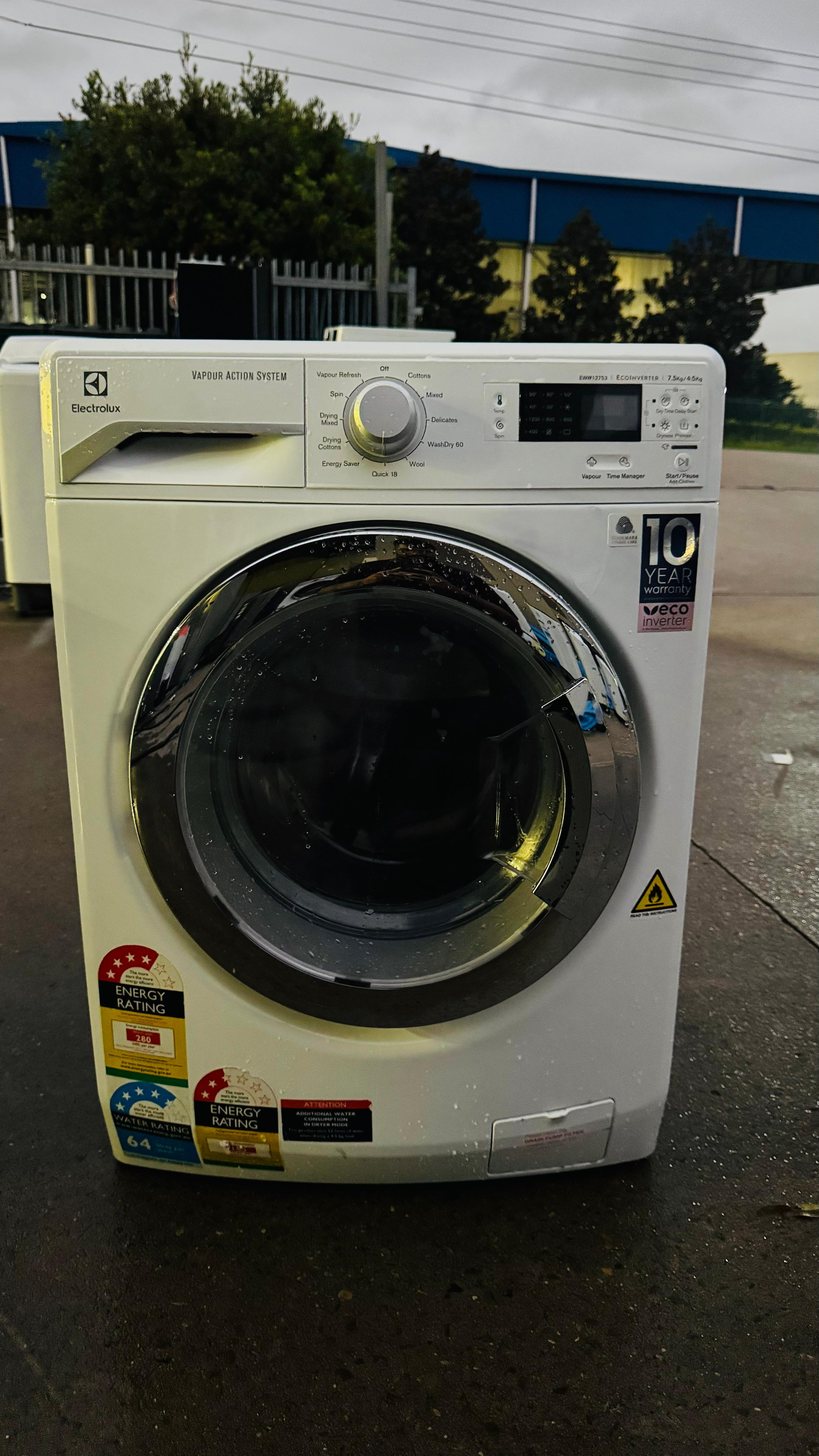 ELECTROLUX 7.5KGS FRONT LOADER WASHING MACHINE