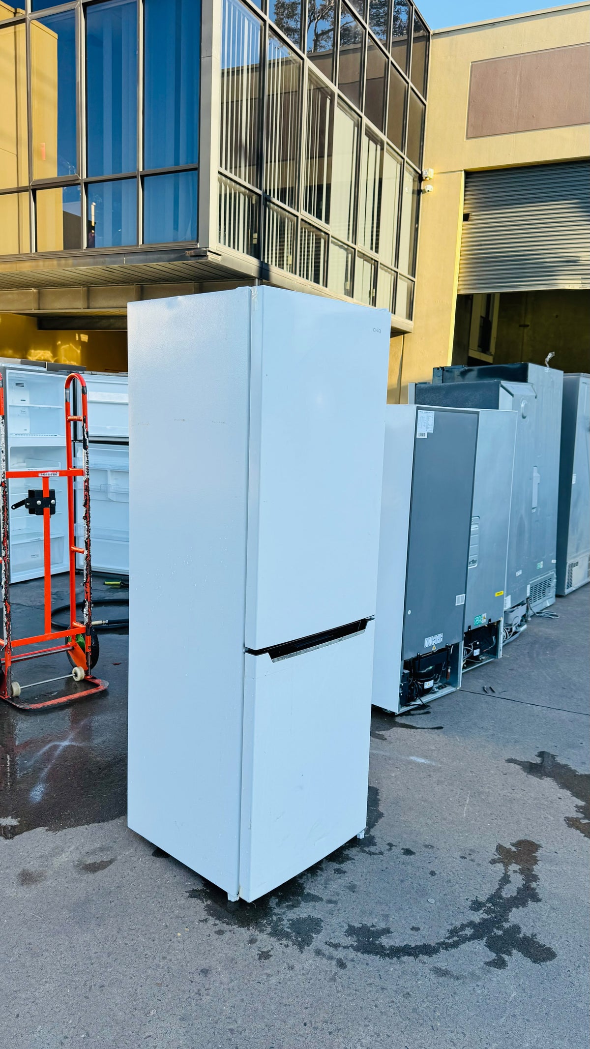 CHIQ 231 LITRES FRIDGE FREEZER