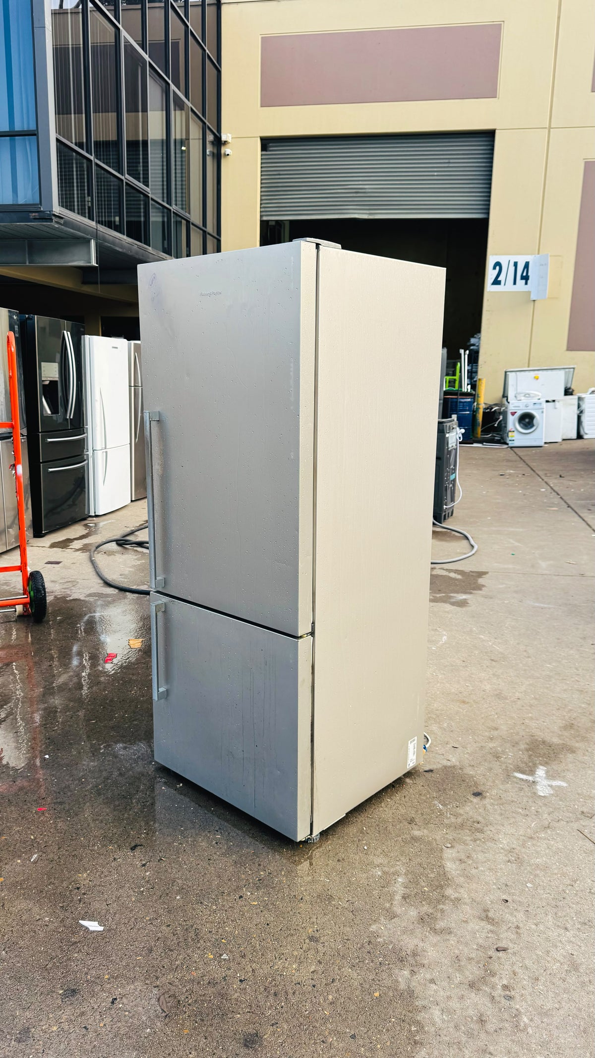 FISHER AND PAYKEL 442 LITRES FRIDGE FREEZER