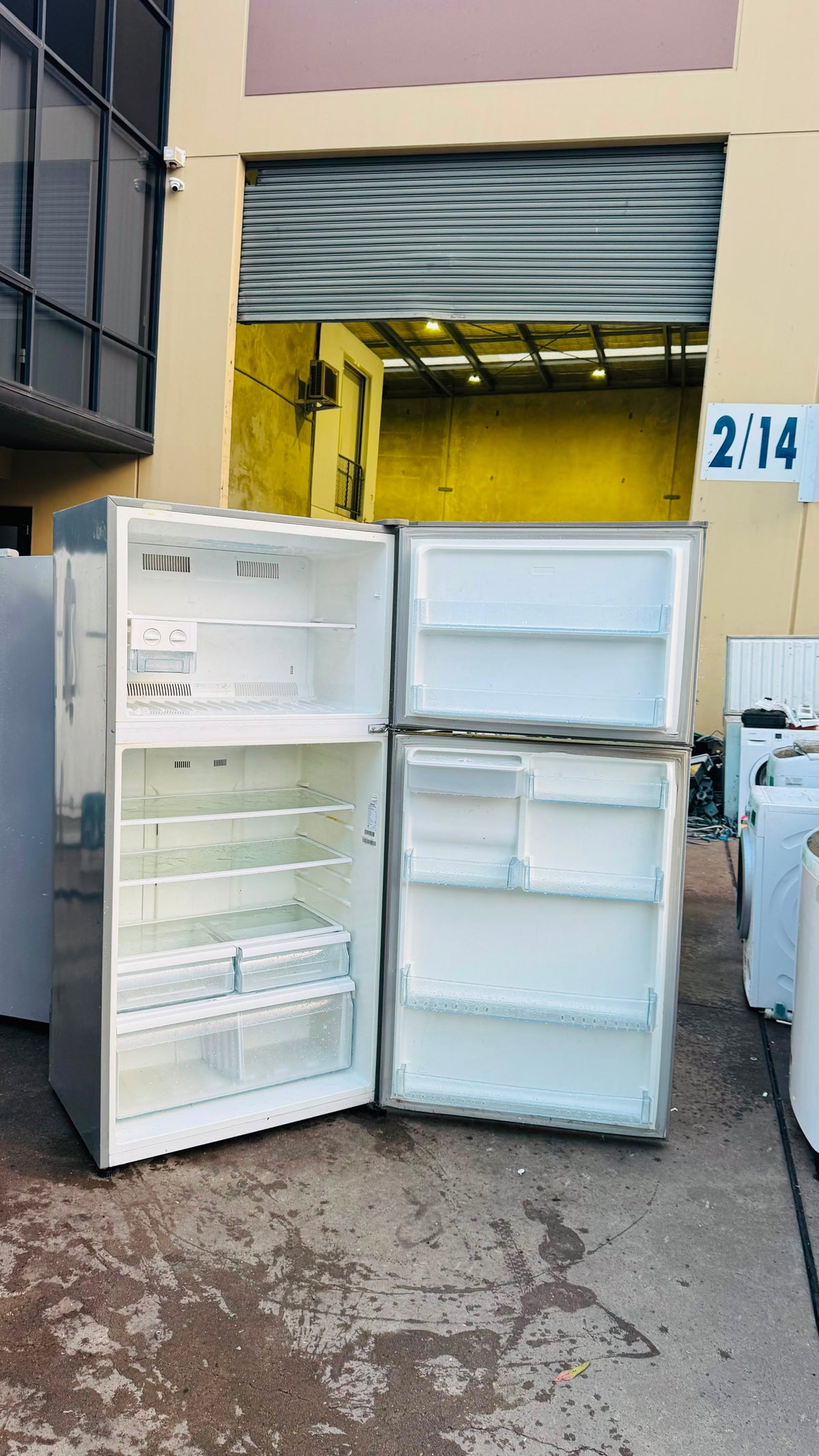 HISENSE 593 LITRES FRIDGE FREEZER