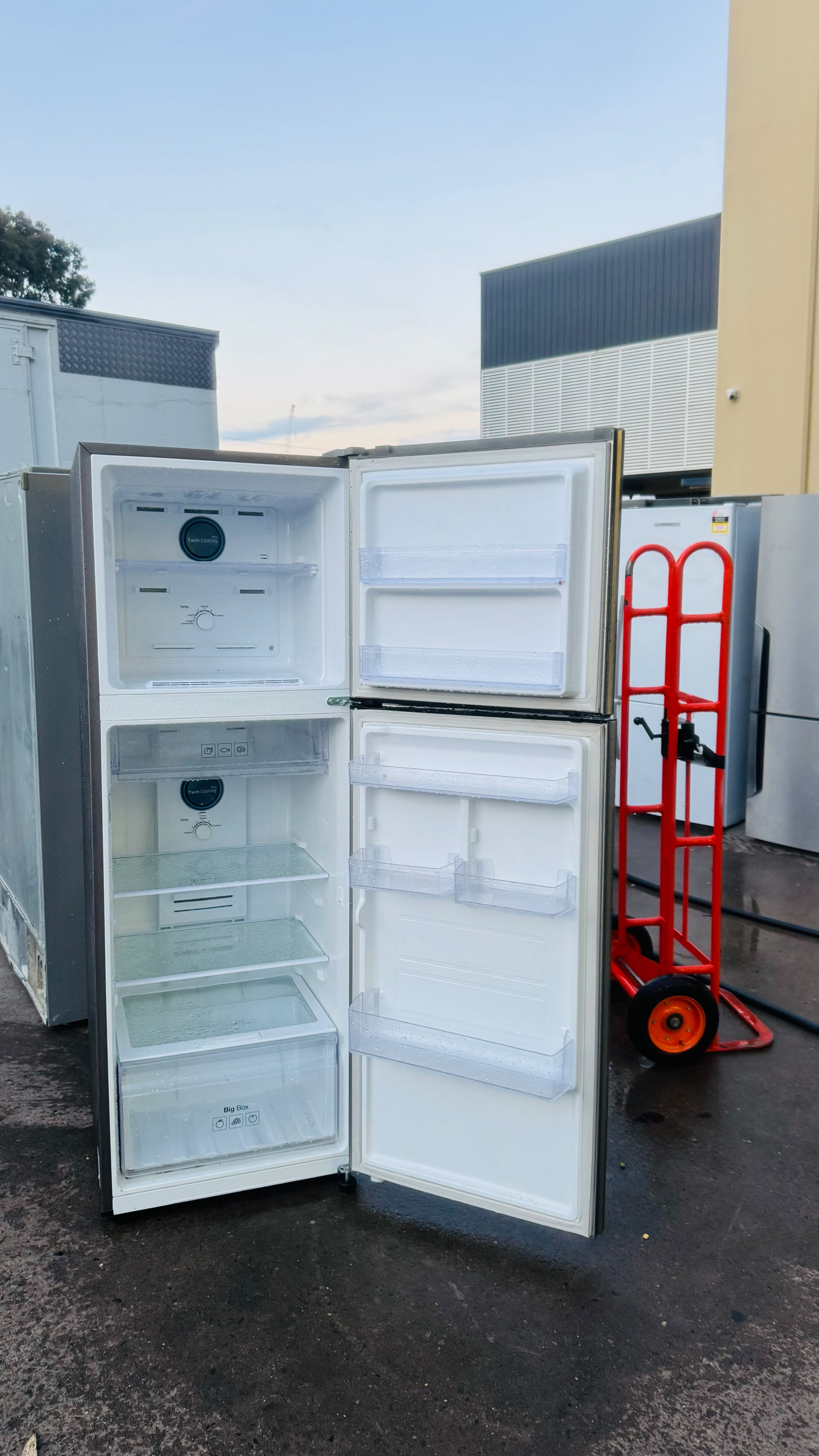 SAMSUNG 343 LITRES FRIDGE FREEZER