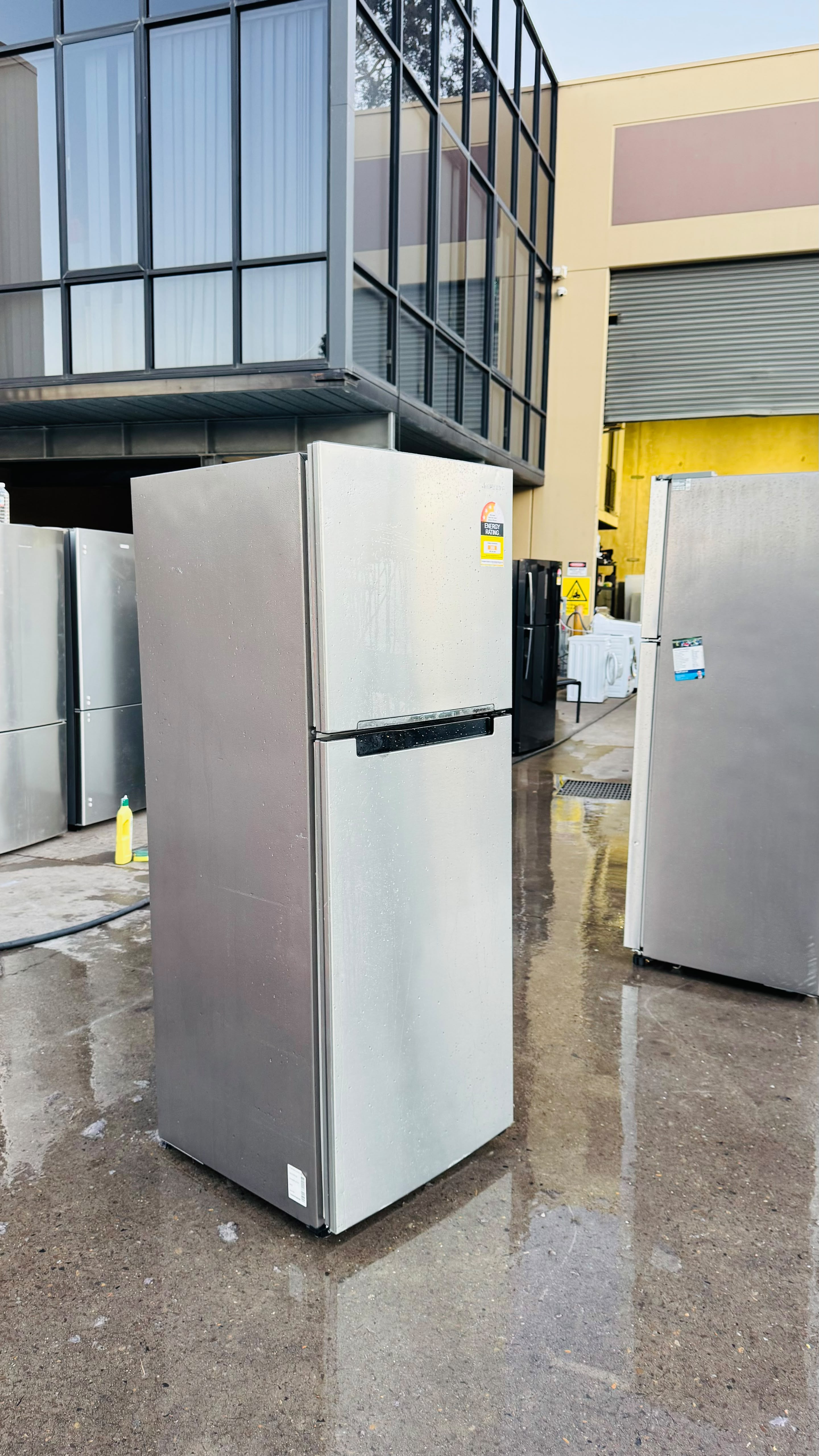 SAMSUNG 320 LITRES FRIDGE FREEZER