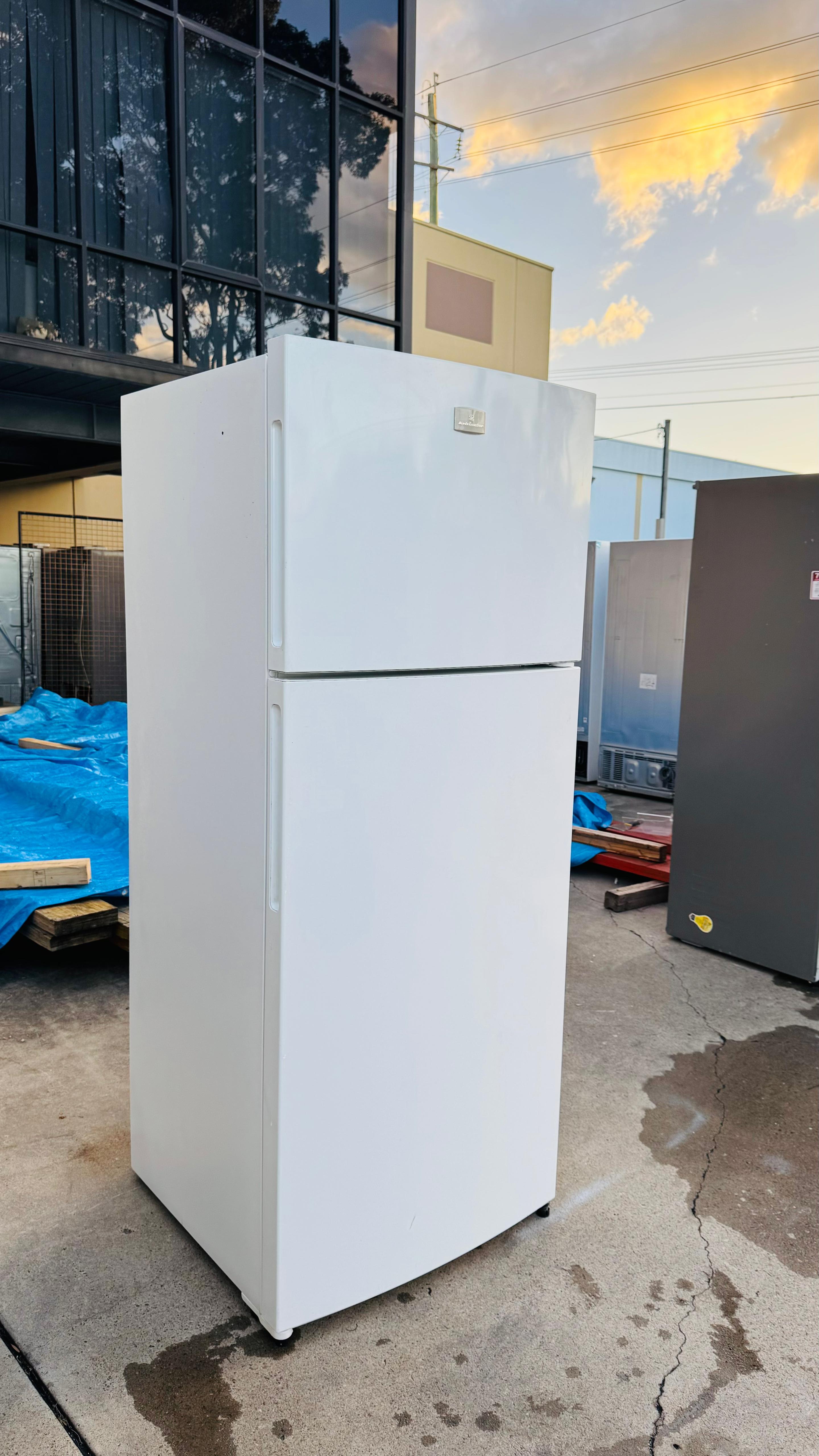 KELVINATOR 461 LITRES FRIDGE FREEZER