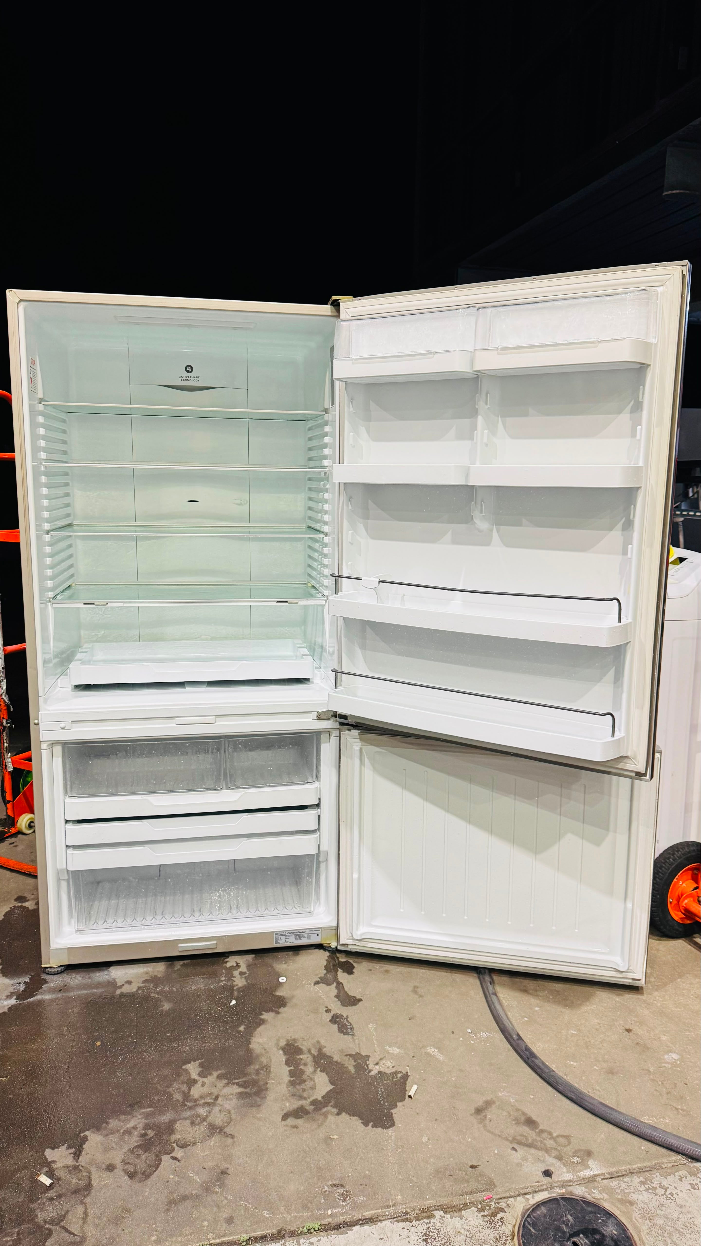 FISHER AND PAYKEL 519 LITRES FRIDGE FREEZER