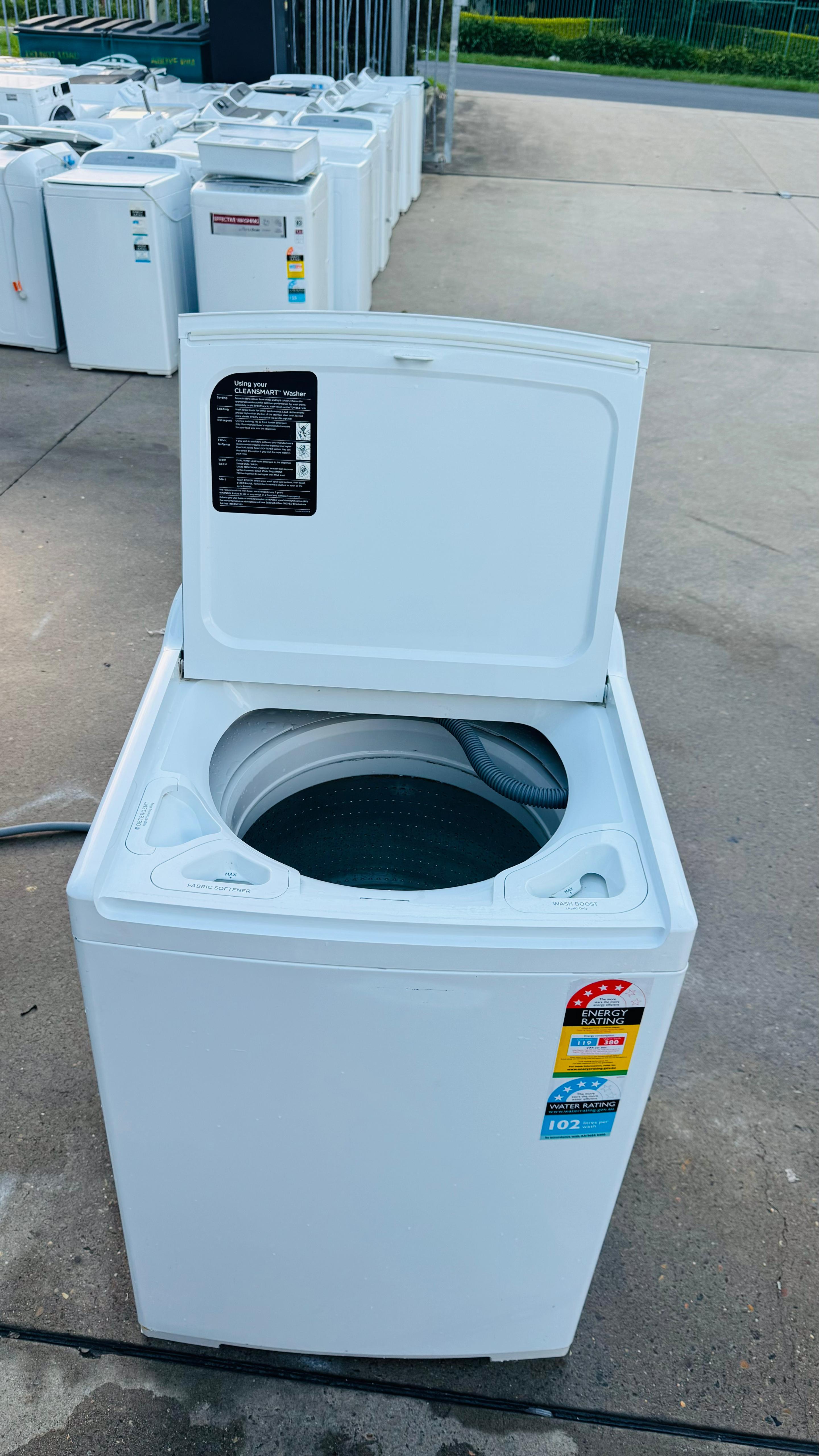 FISHER AND PAYKEL 10KGS TOP LOADER WASHING MACHINE