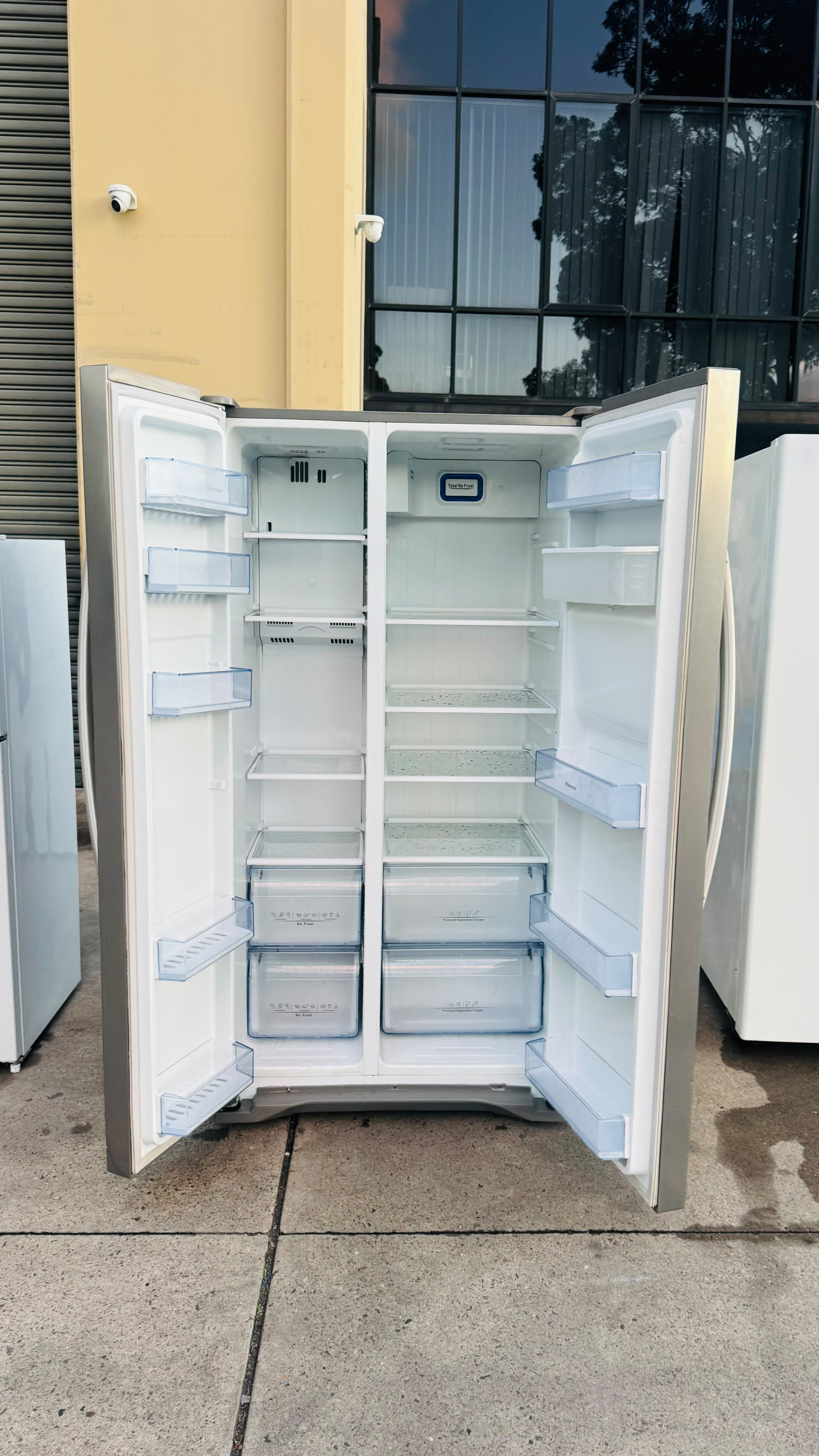 HISENSE SIDE BY SIDE 610 LITRES FRIDGE FREEZER