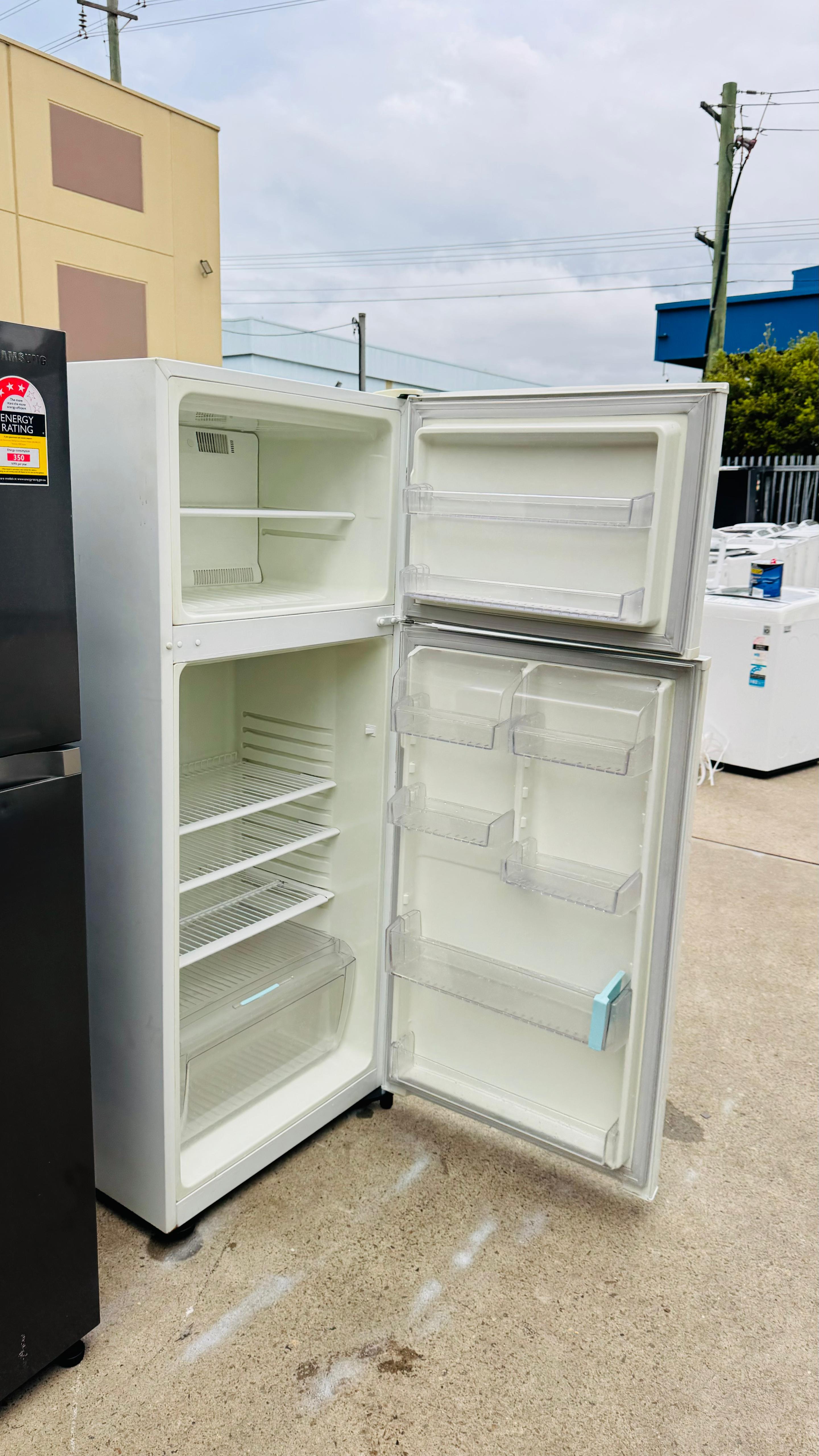SIMPSON 393 LITRES FRIDGE FREEZER