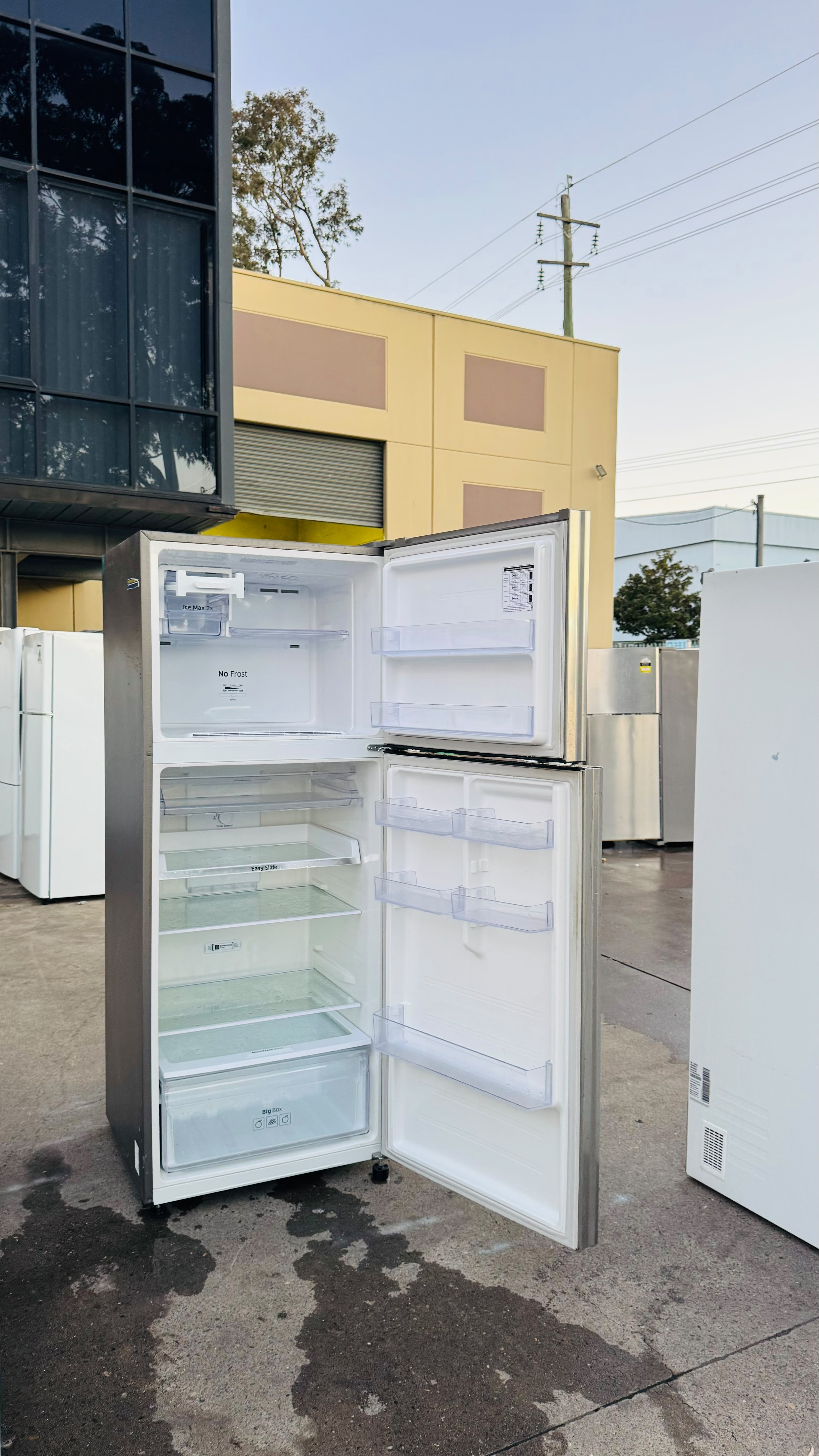 SAMSUNG 469 LITRES FRIDGE FREEZER