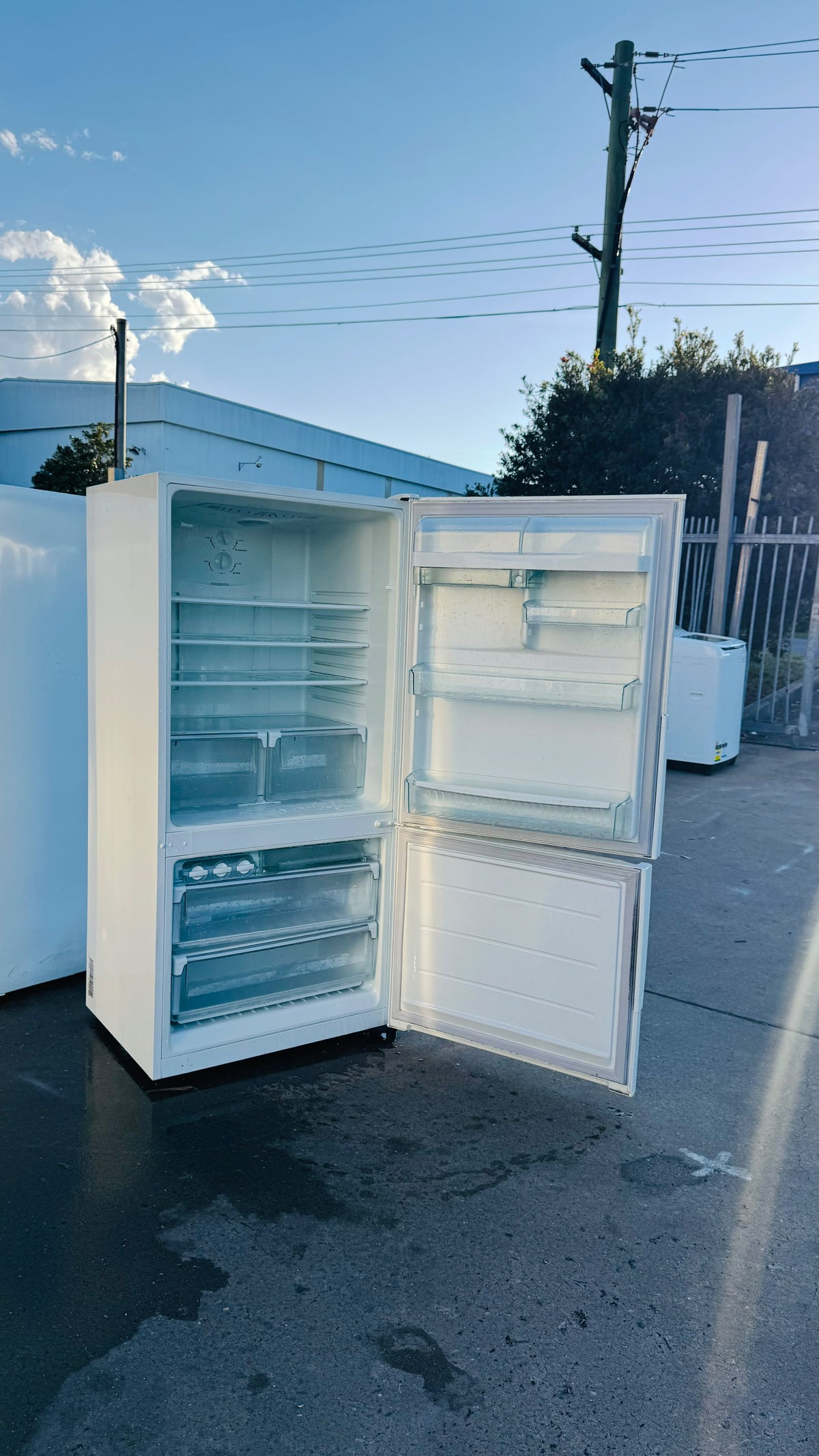 WESTINGHOUSE 510 LITRES FRIDGE FREEZER