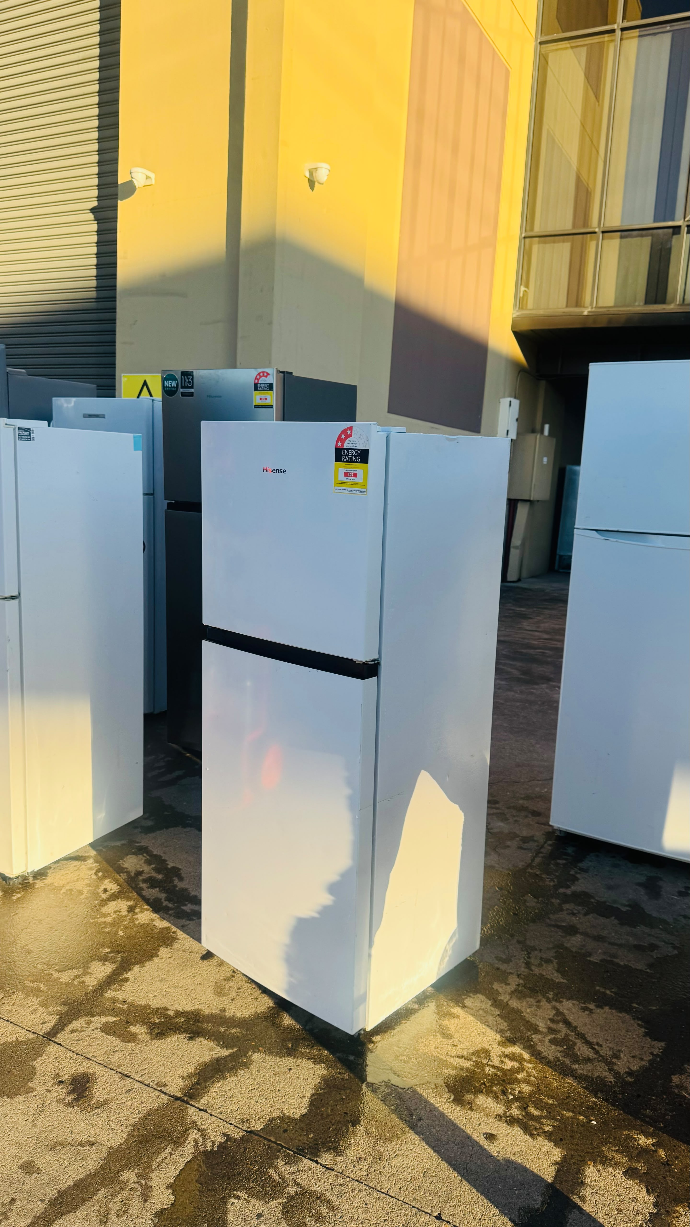 HISENSE 223 LITRES FRIDGE FREEZER