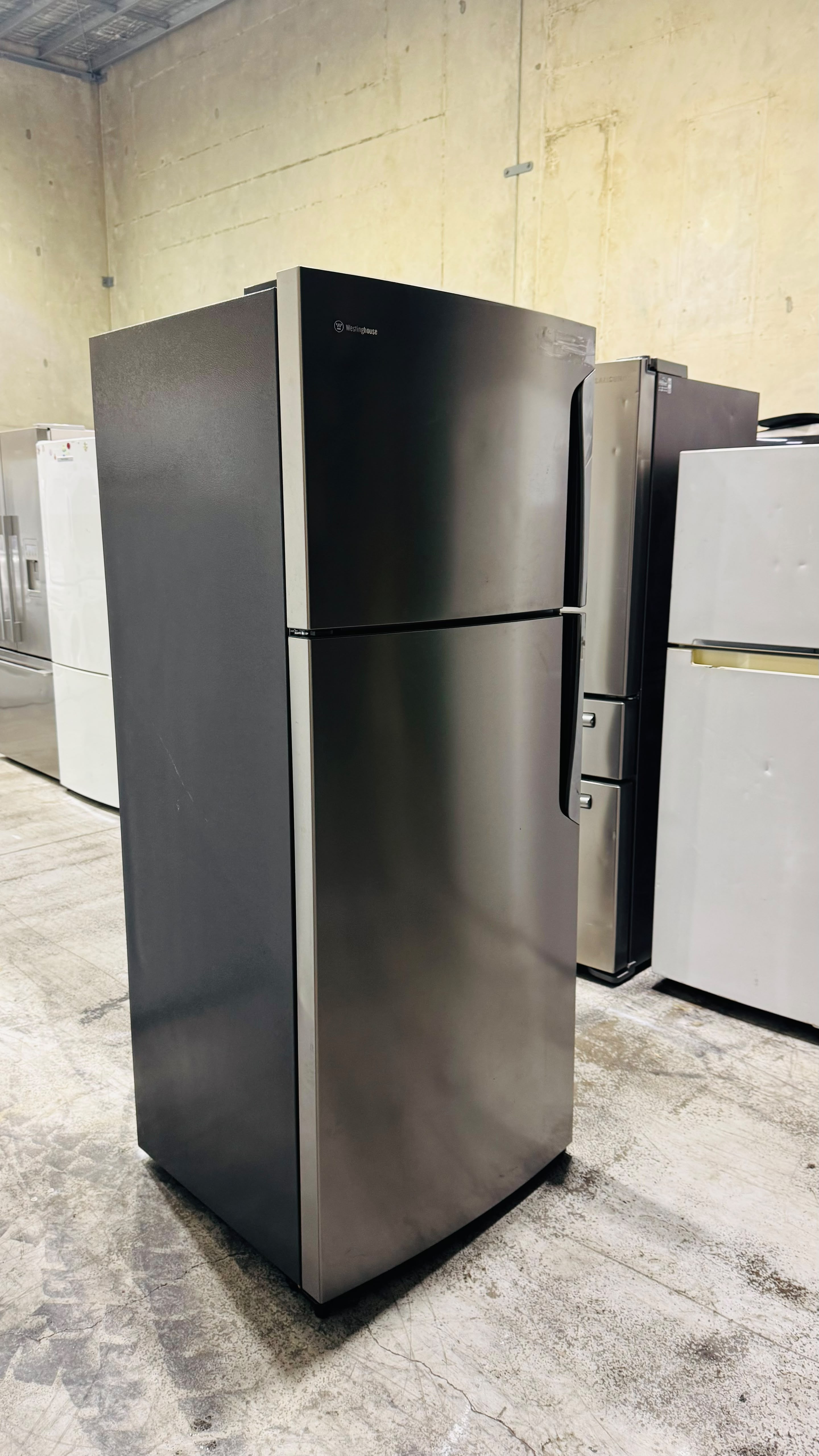 WESTINGHOUSE 462 LITRES FRIDGE FREEZER