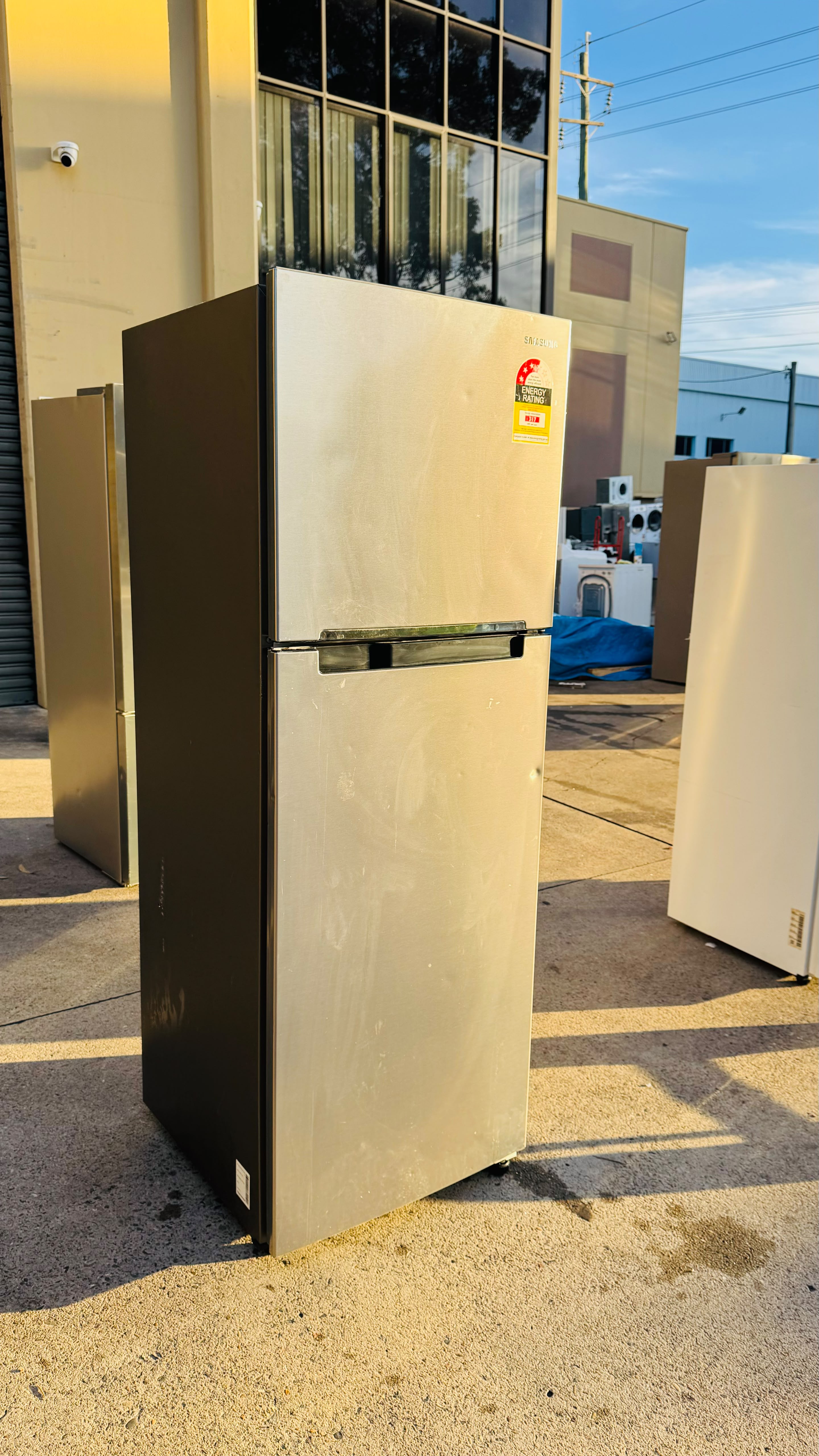 SAMSUNG 341 LITRES FRIDGE FREEZER